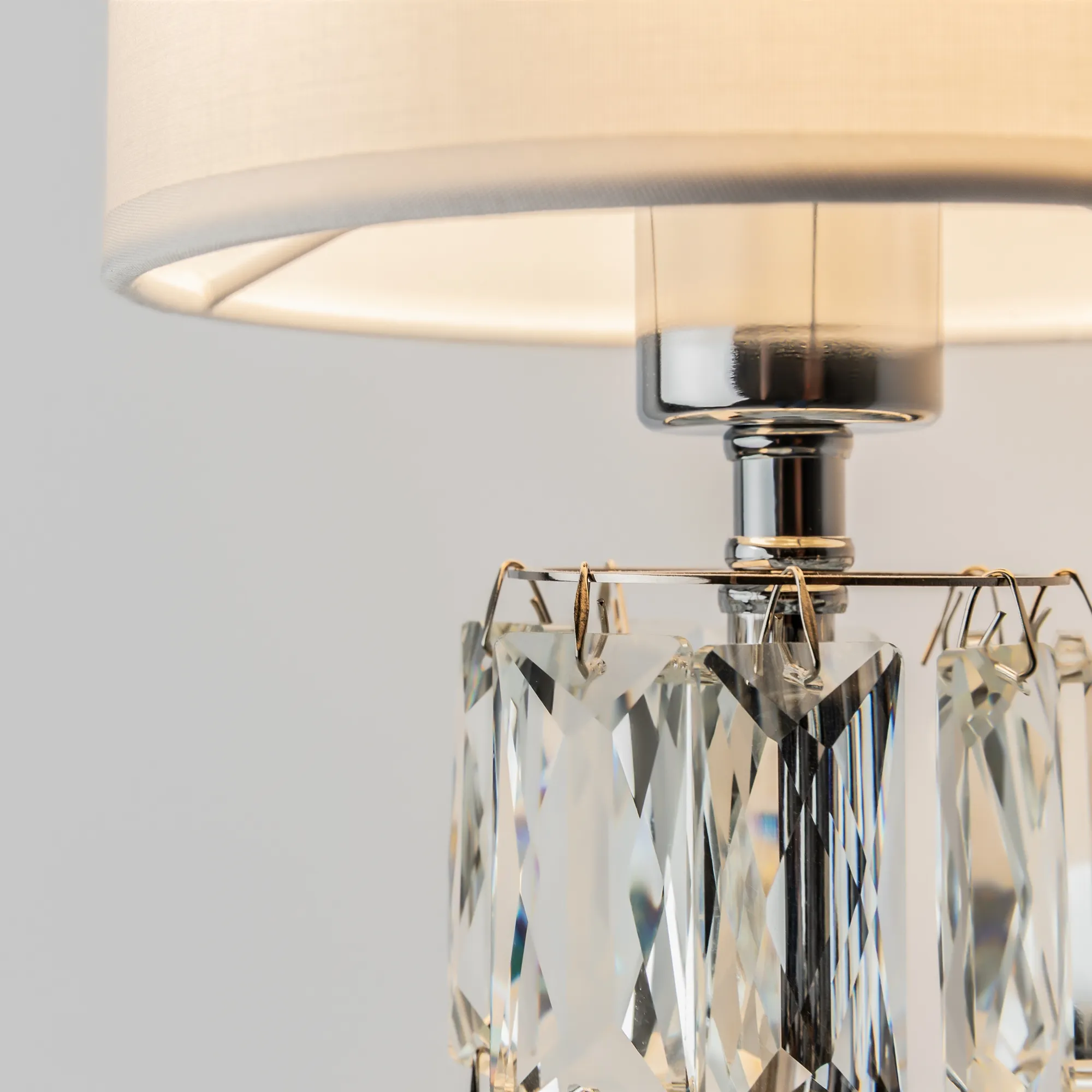 картинка Настенный светильник (бра) Maytoni DIA008WL-01CH