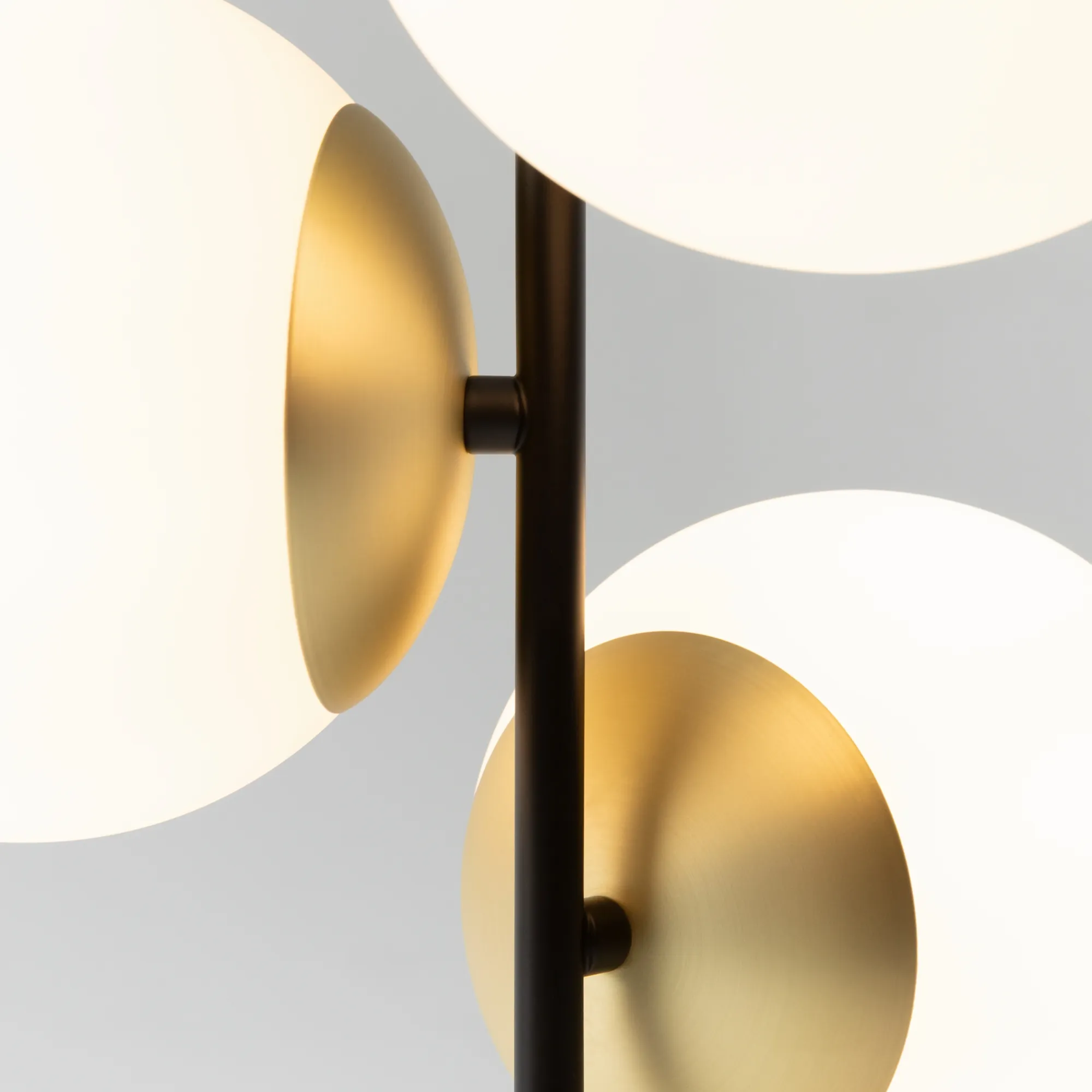 картинка Подвесной светильник Maytoni MOD048PL-03G