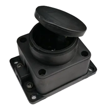 картинка Розетка одинарная с заземлением каучук с заглушкой 16А IP44 черная 9321 IN HOME