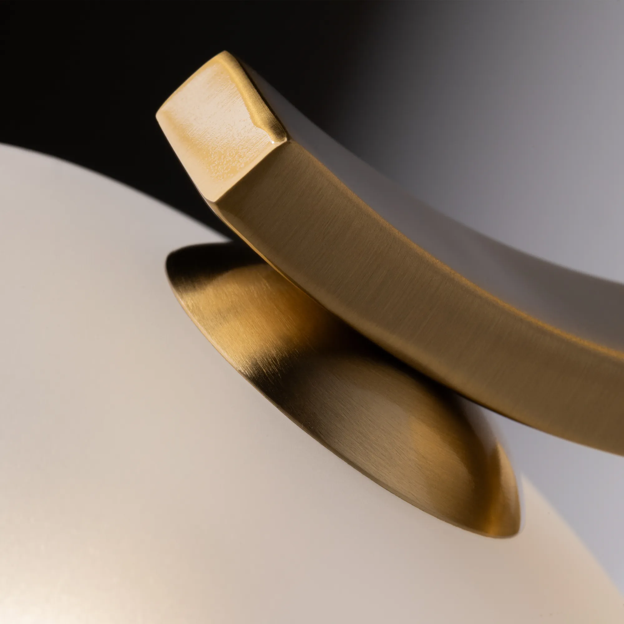 картинка Настенный светильник (бра) Freya FR5444WL-01BS