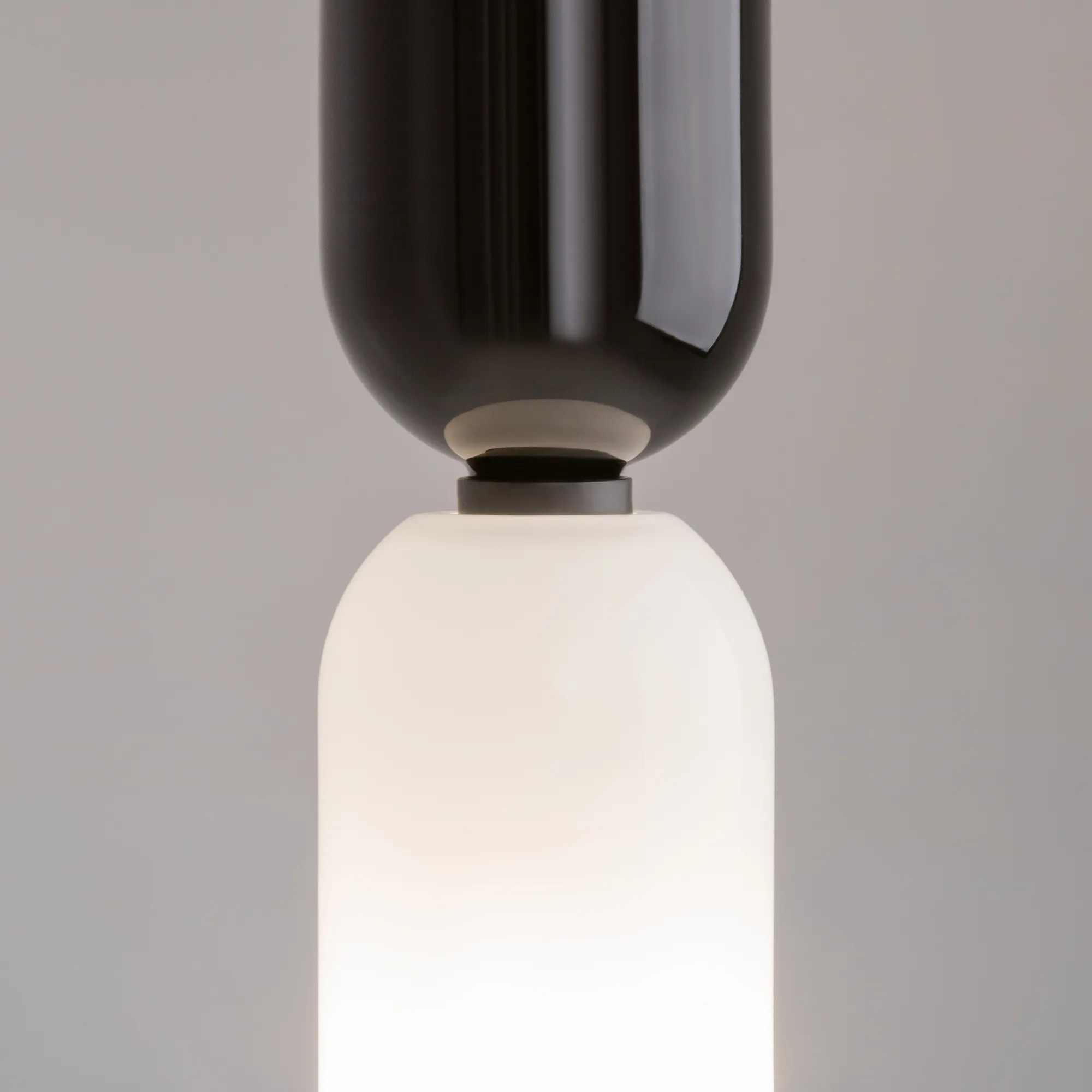 картинка Подвесной светильник Maytoni MOD177PL-01B