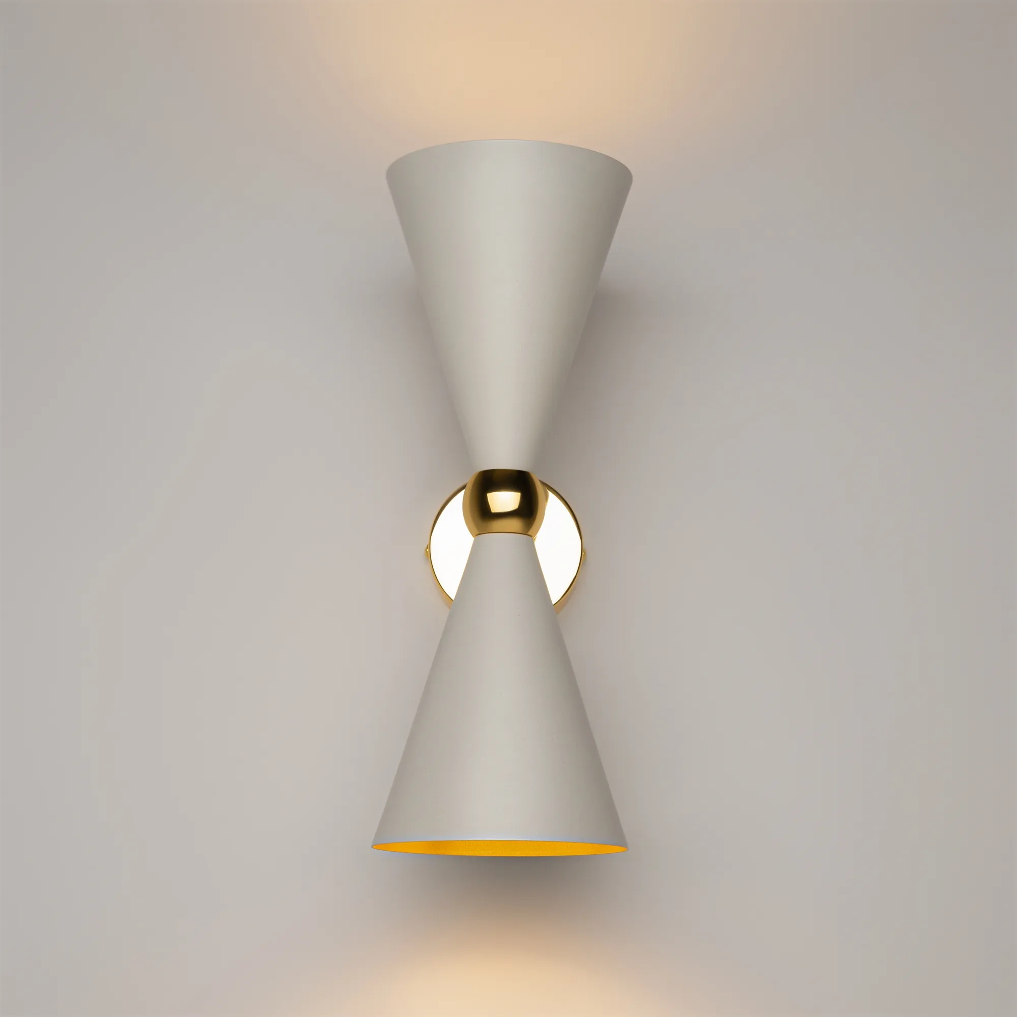 картинка Настенный светильник (бра) Maytoni MOD108WL-02WG