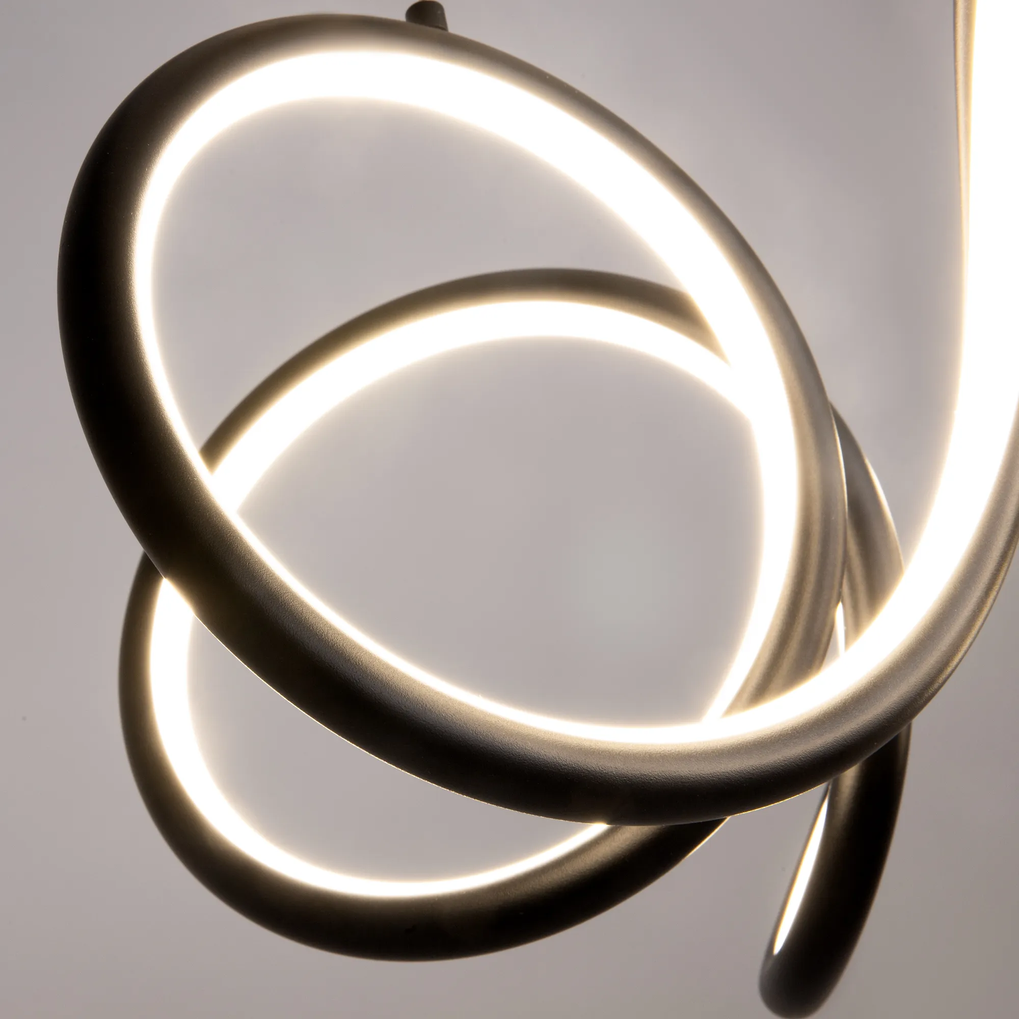 картинка Подвесной светильник Maytoni MOD241PL-L60BK