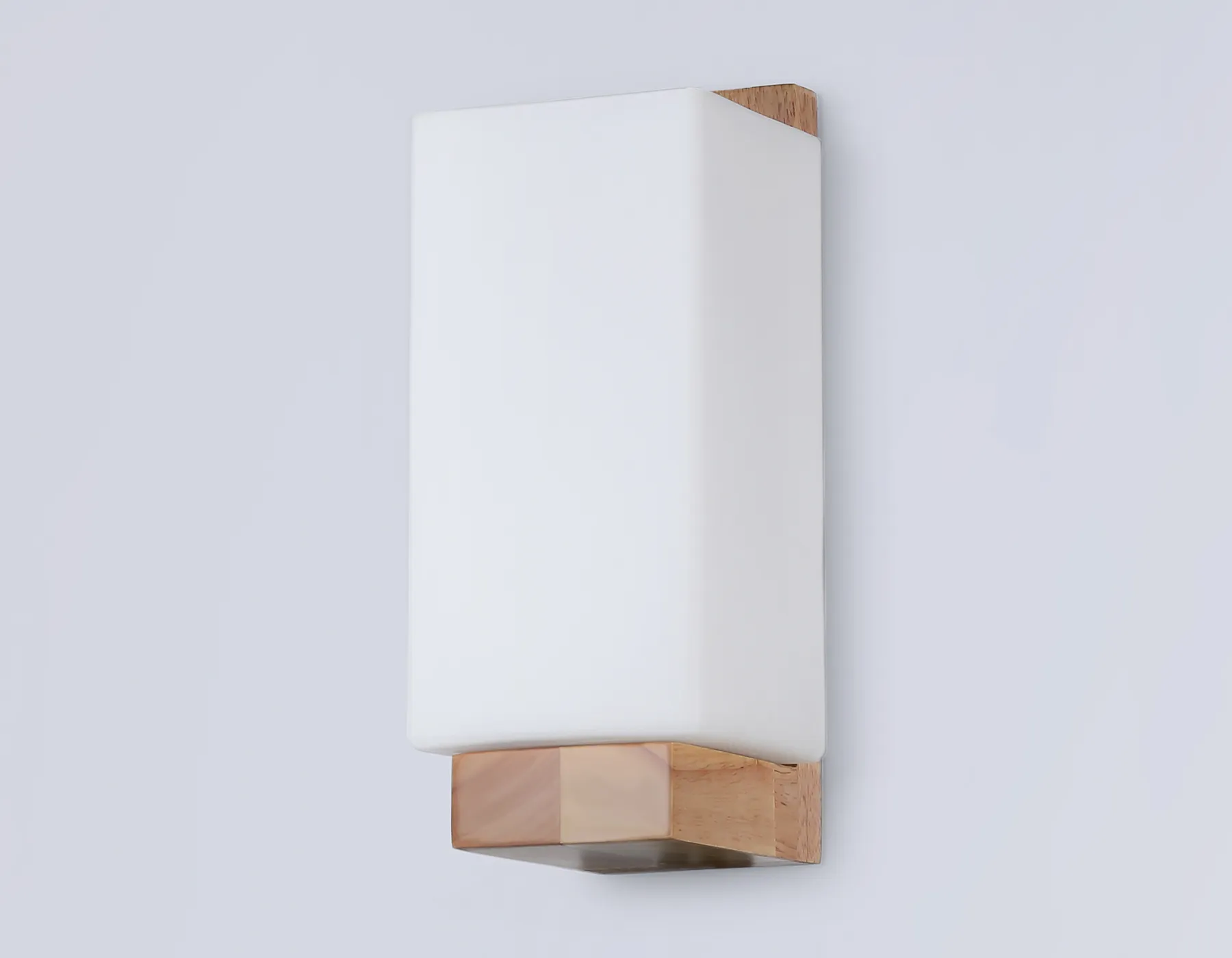 картинка Настенный светильник со сменной лампой TR83122