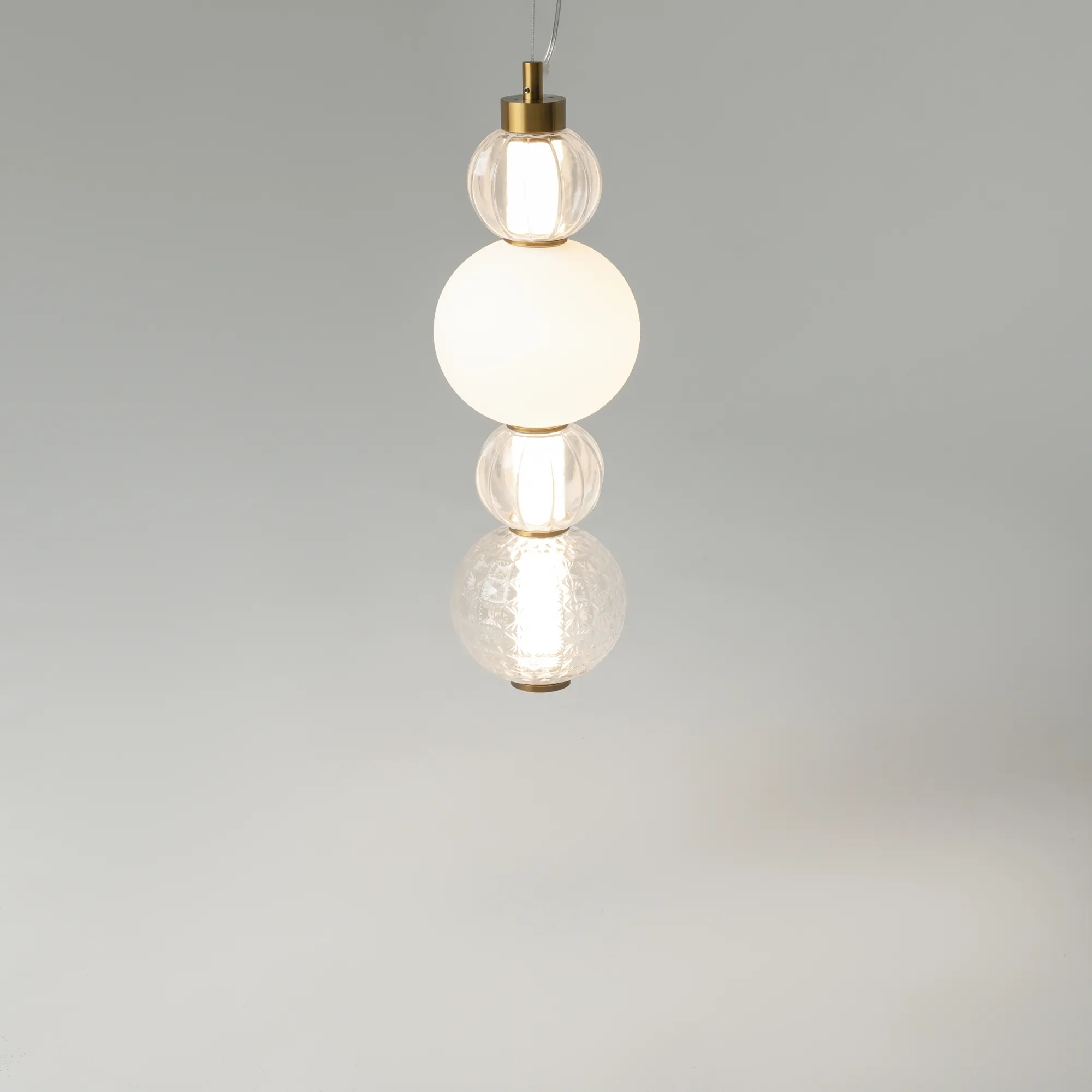 картинка Подвесной светильник Maytoni P069PL-L17G3K