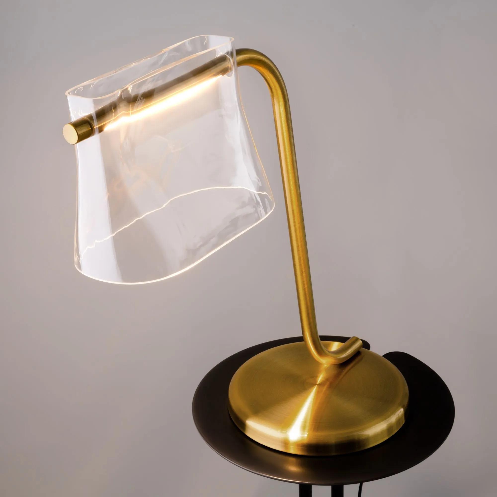картинка Настольный светильник Maytoni MOD170TL-L8BS3K
