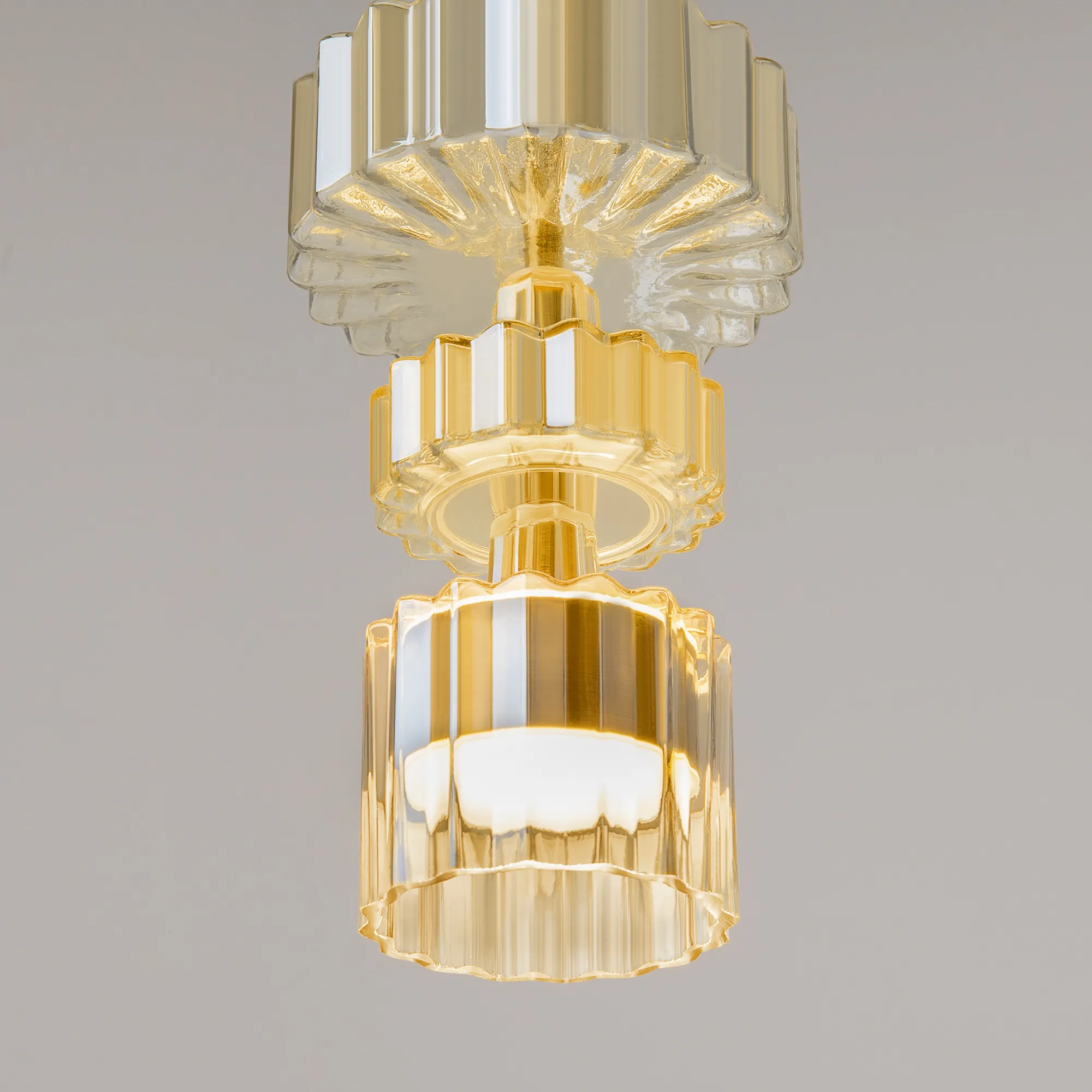 картинка Подвесной светильник Maytoni MOD253PL-L18BS3K3