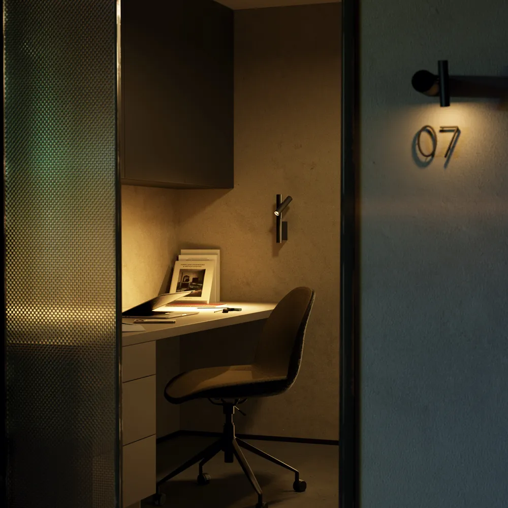 картинка Настенный светильник (бра) Maytoni MOD433WL-L3B3K