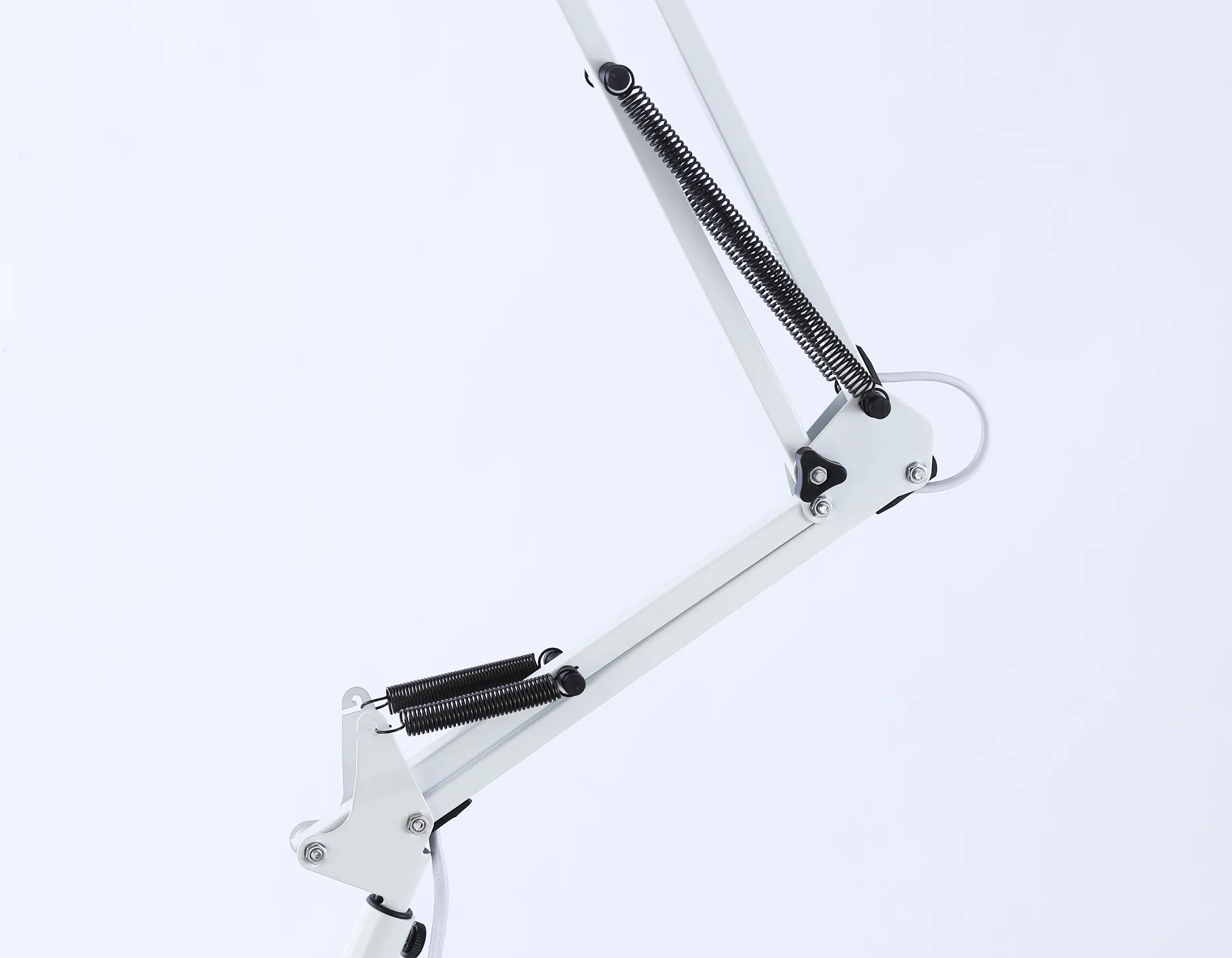 картинка Светильник напольный с выключателем на проводе