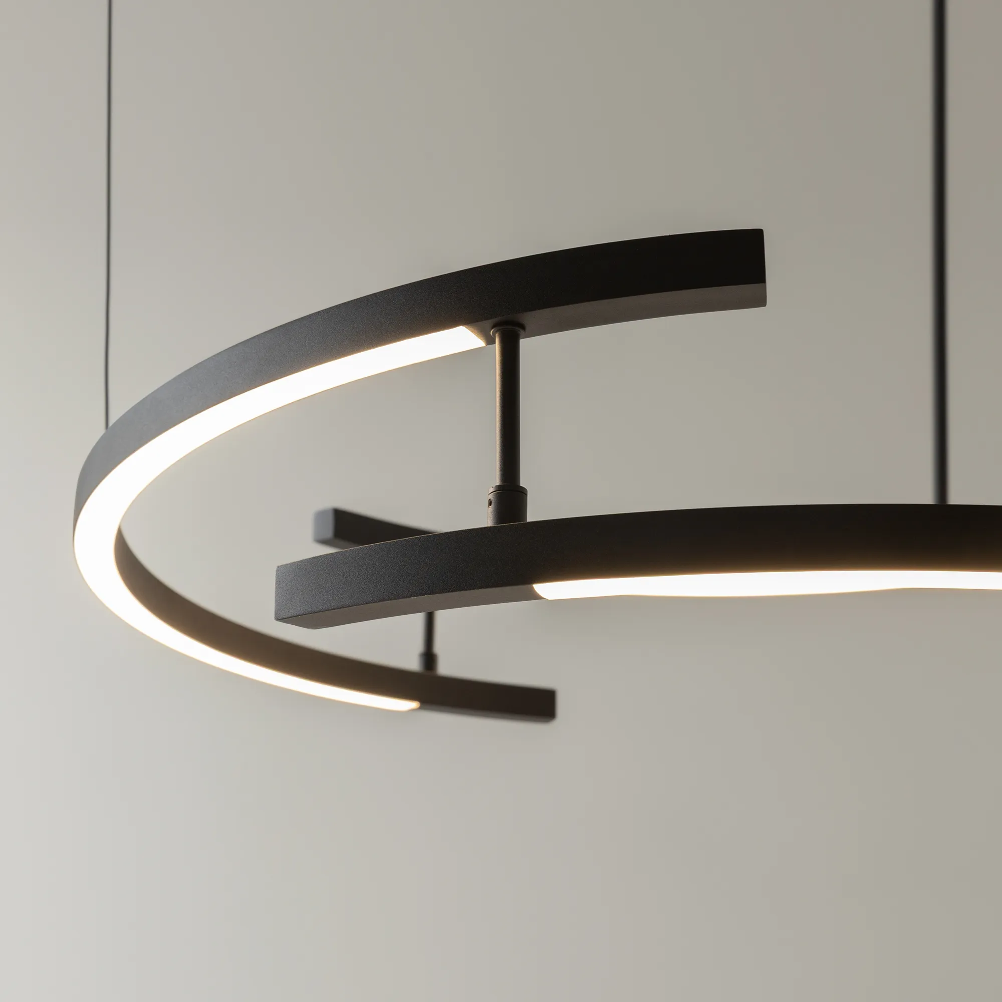 картинка Подвесной светильник Maytoni MOD016PL-L52BK