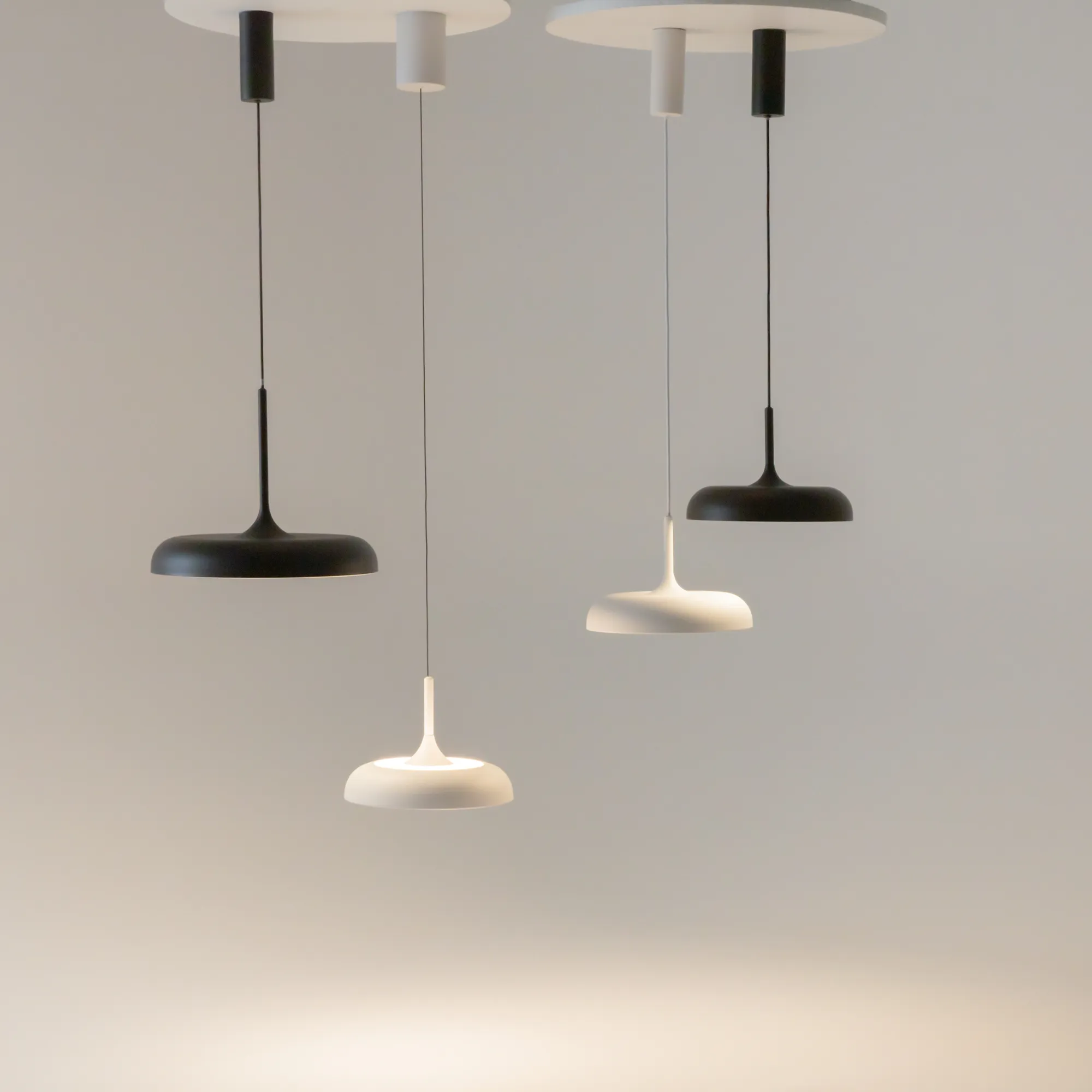 картинка Подвесной светильник Maytoni MOD189PL-L18W3K1