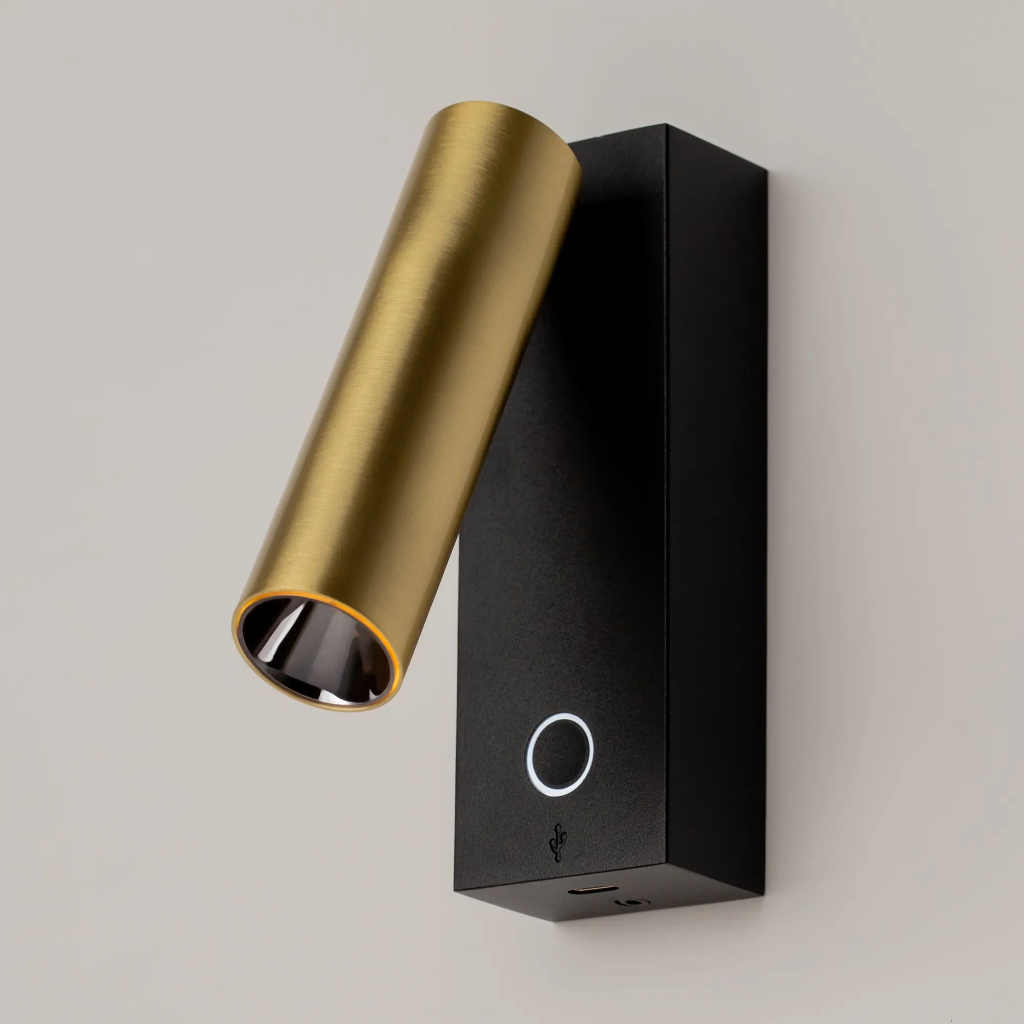 картинка Настенный светильник (бра) Technical C078WL-L3BBS3K