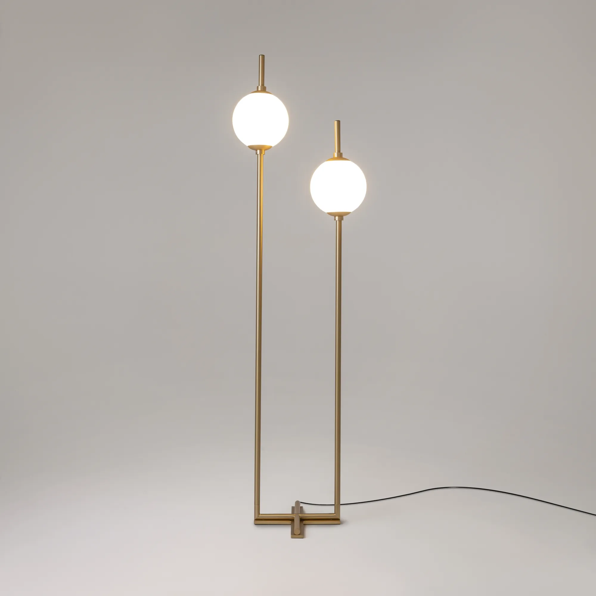 картинка Напольный светильник (торшер) Maytoni Z020FL-L12BS3K