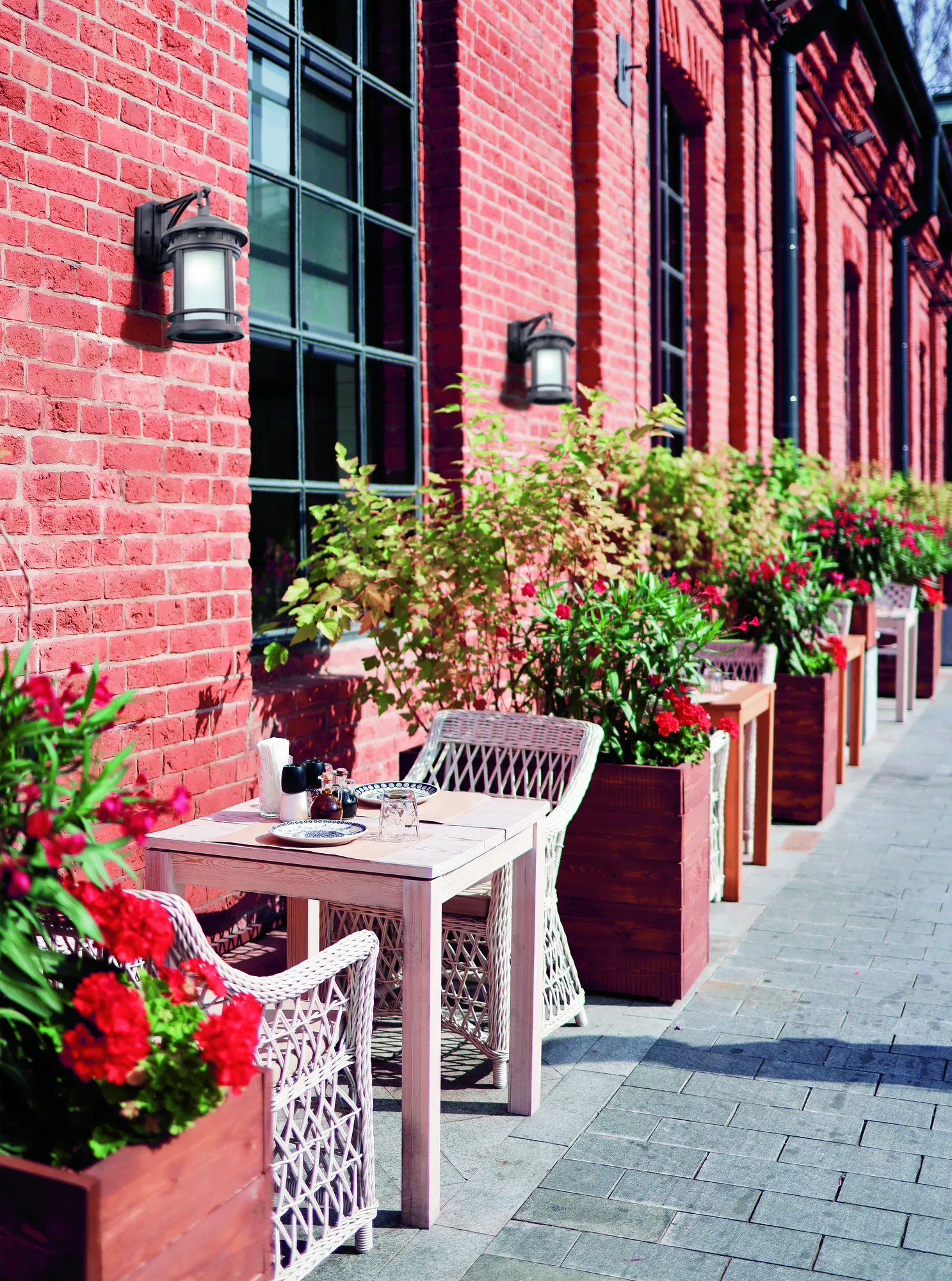 картинка Настенный светильник (бра) Outdoor O031WL-01BR