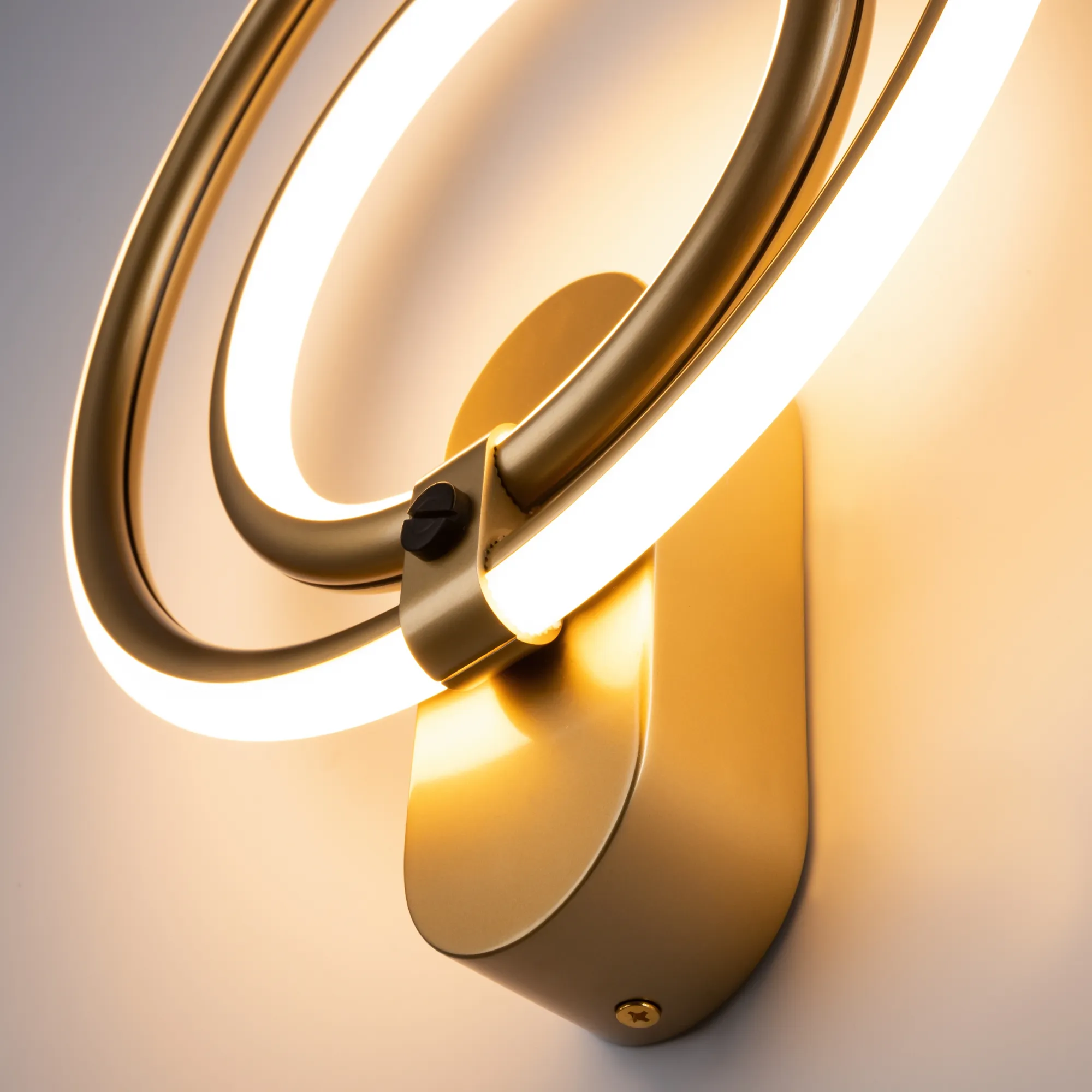 картинка Настенный светильник (бра) Maytoni MOD357WL-L16BS3K