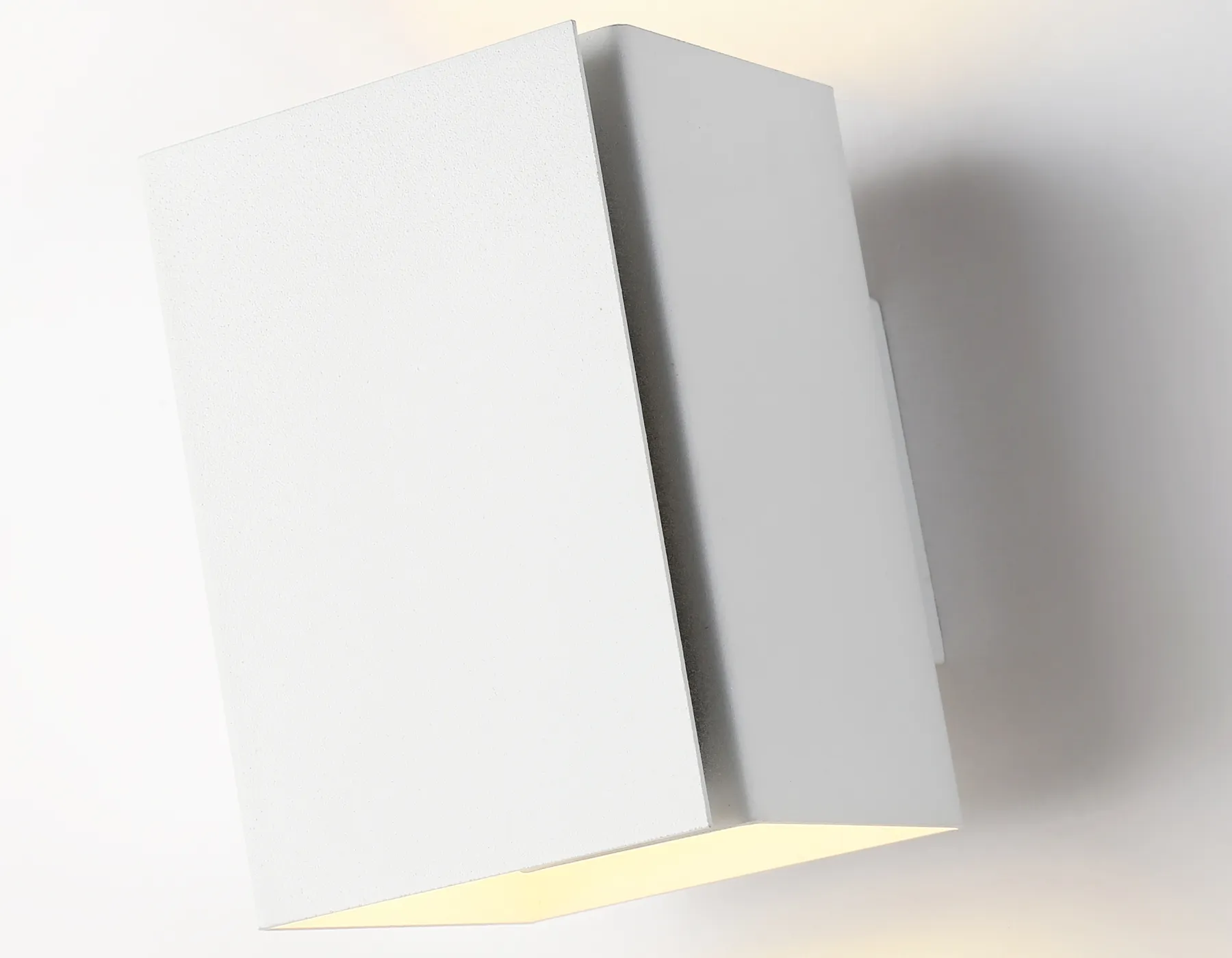 картинка Светильник настенный со сменной лампой G9 TN5115