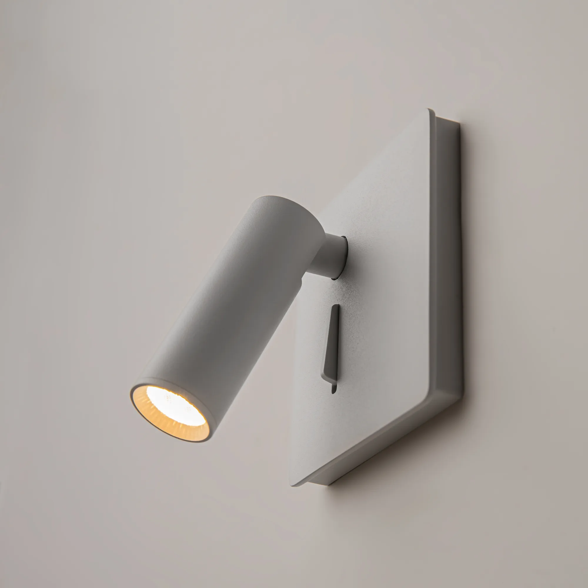 картинка Настенный светильник (бра) Technical C040WL-L3W3K