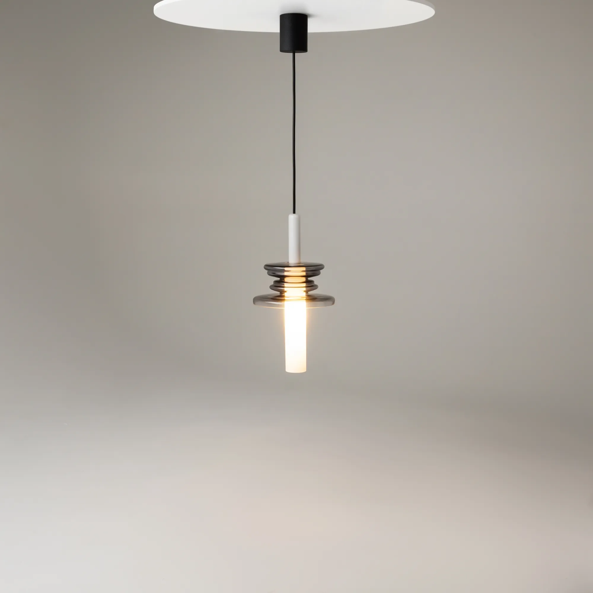 картинка Подвесной светильник Maytoni MOD255PL-01B4