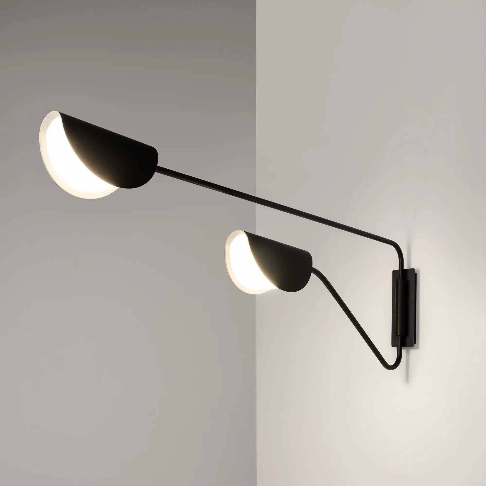 картинка Настенный светильник (бра) Maytoni MOD126WL-02B