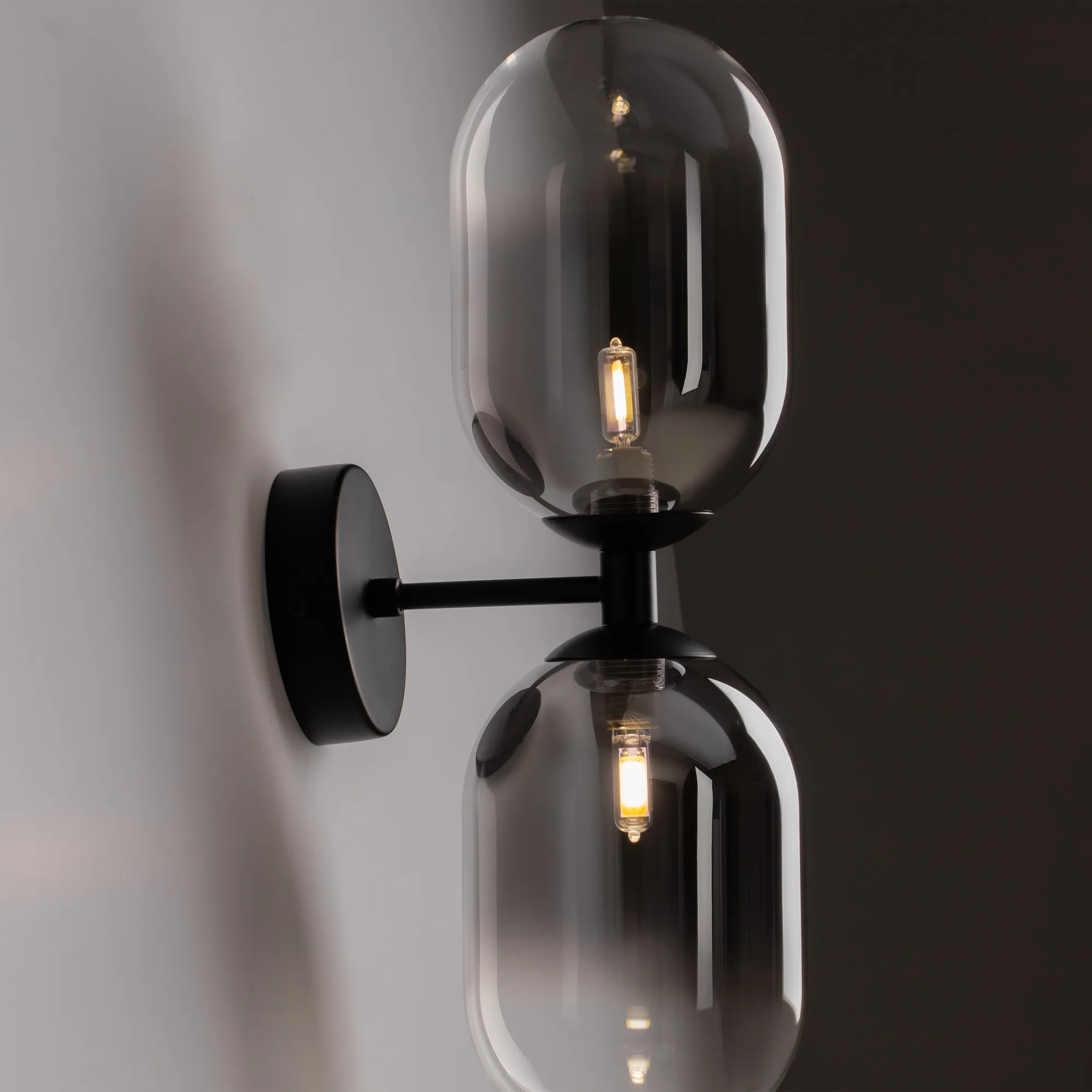 картинка Настенный светильник (бра) Freya FR1011WL-02B