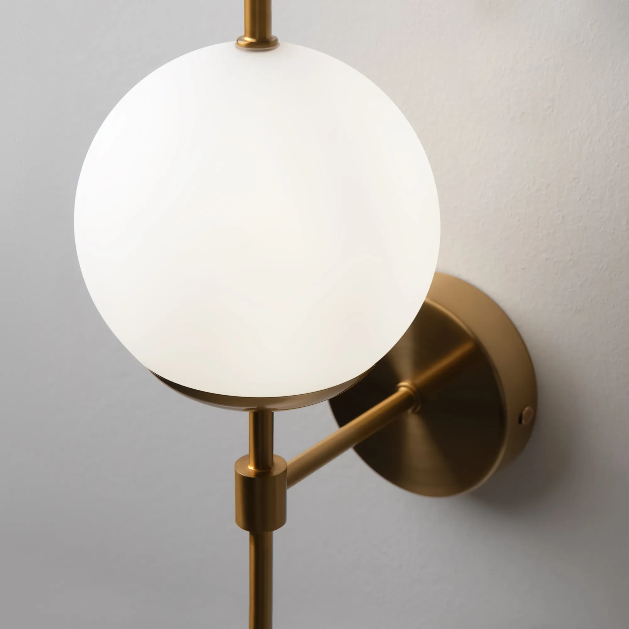 картинка Настенный светильник (бра) Freya FR5205WL-01BS