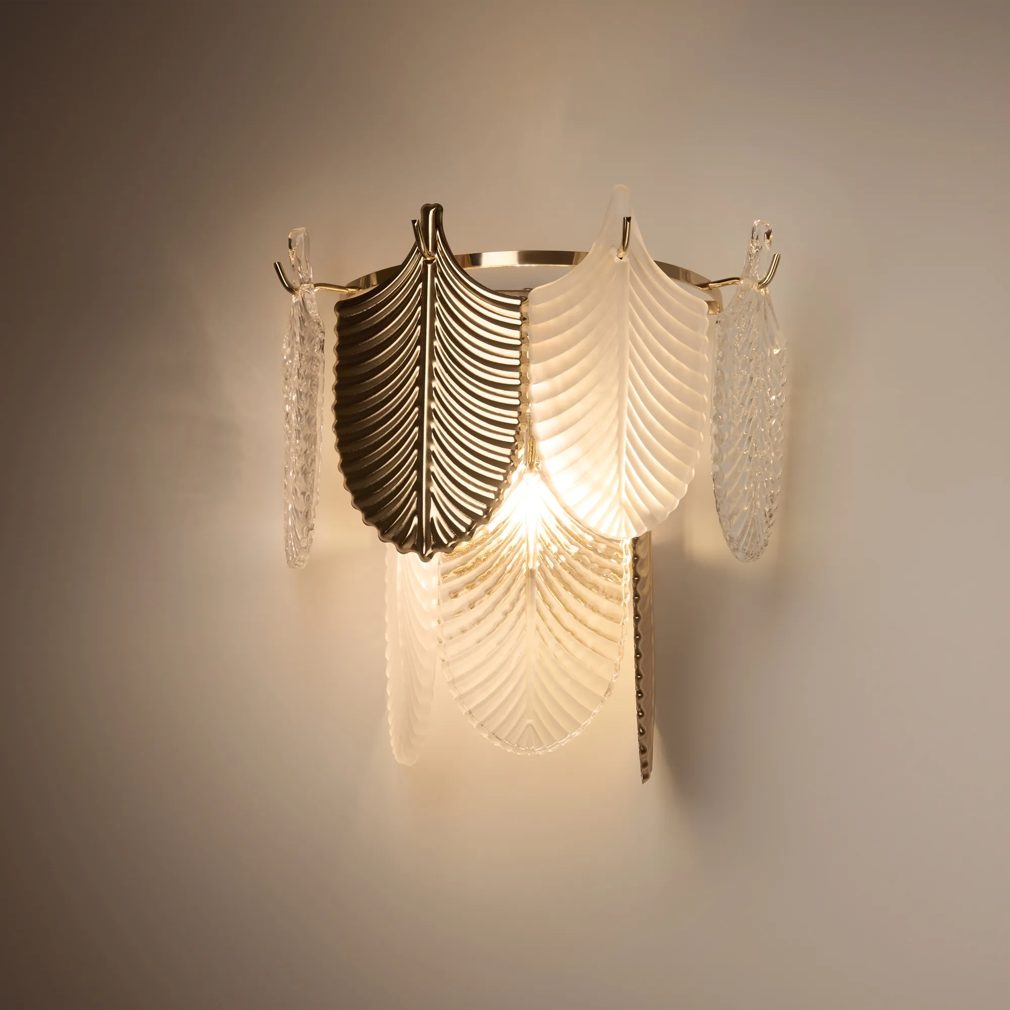 картинка Настенный светильник (бра) Freya FR5143WL-01G