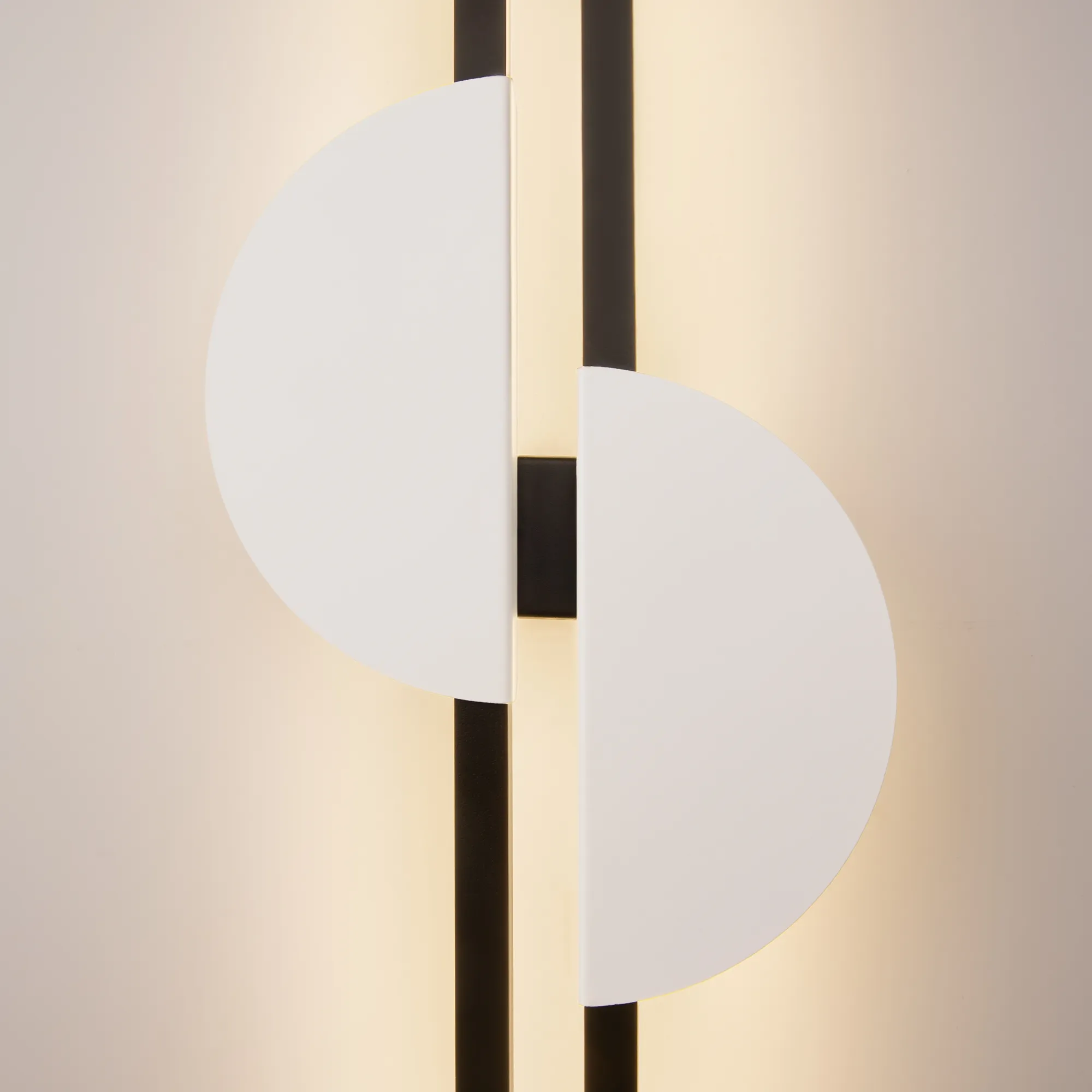 картинка Настенный светильник (бра) Maytoni MOD179WL-L22W4K