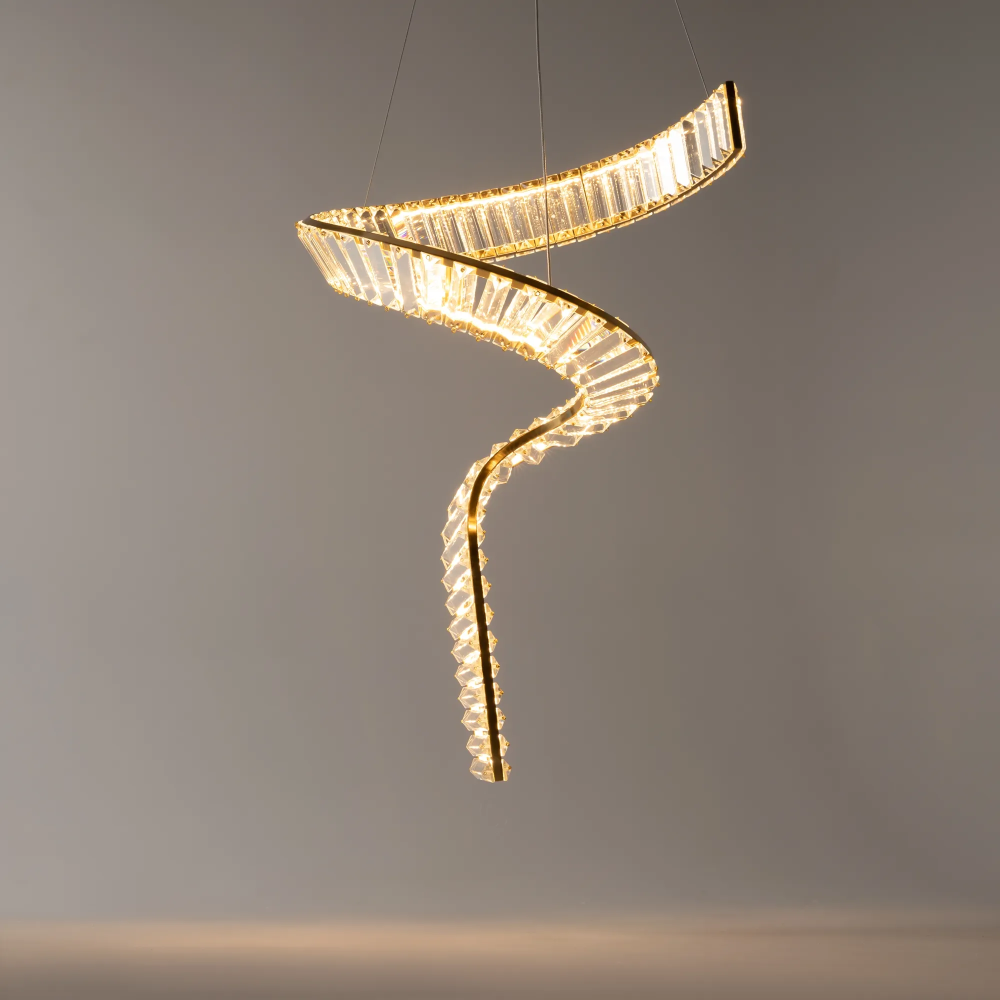 картинка Подвесной светильник Maytoni P097PL-L48BS3K