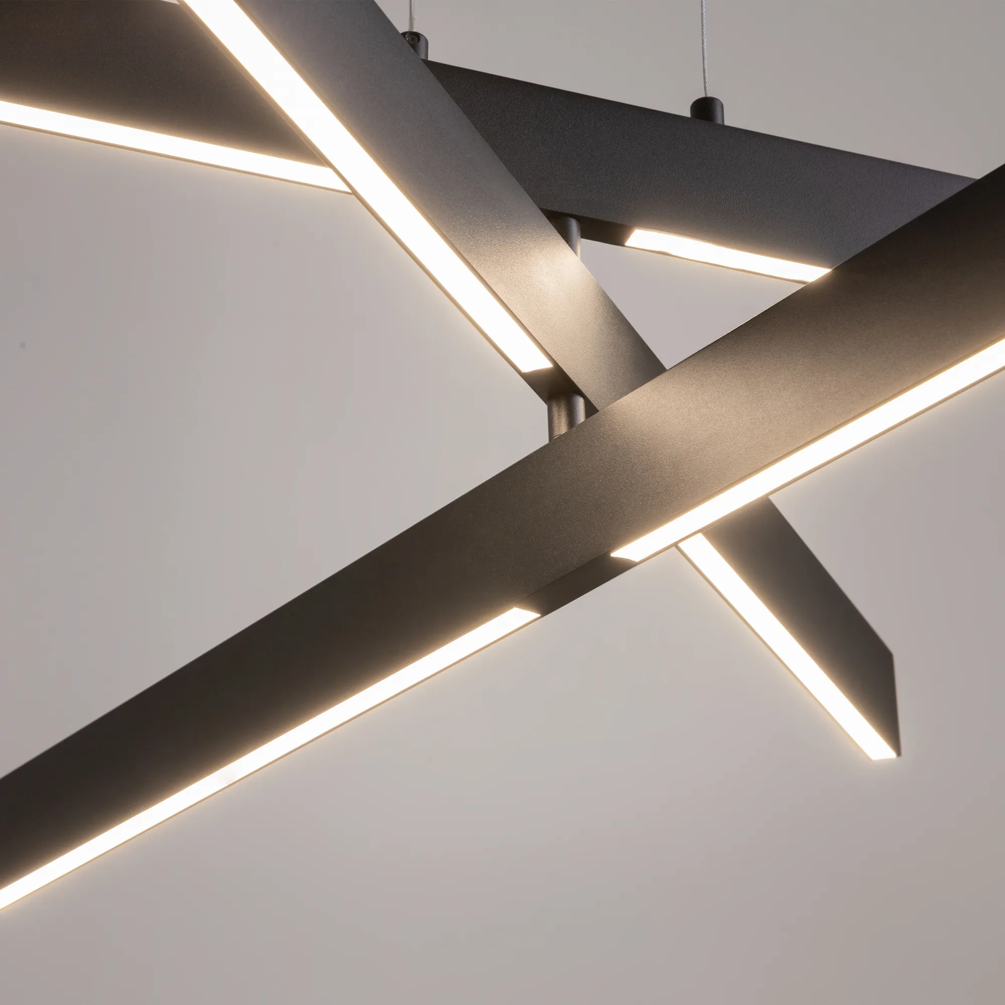 картинка Подвесной светильник Maytoni MOD163PL-L38B4K