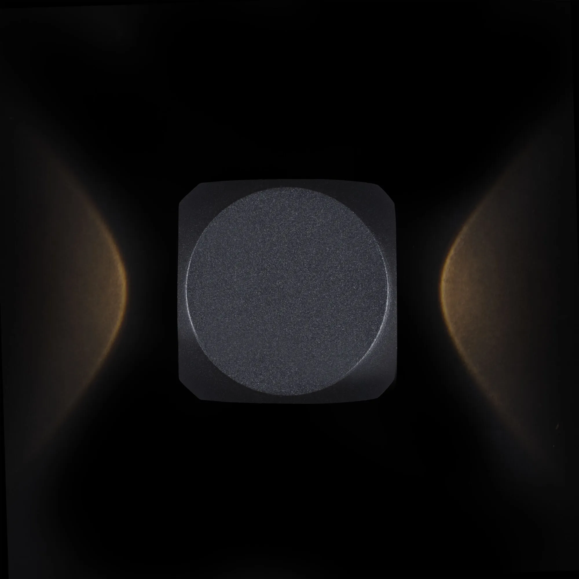 картинка Настенный светильник (бра) Outdoor O015WL-L4B