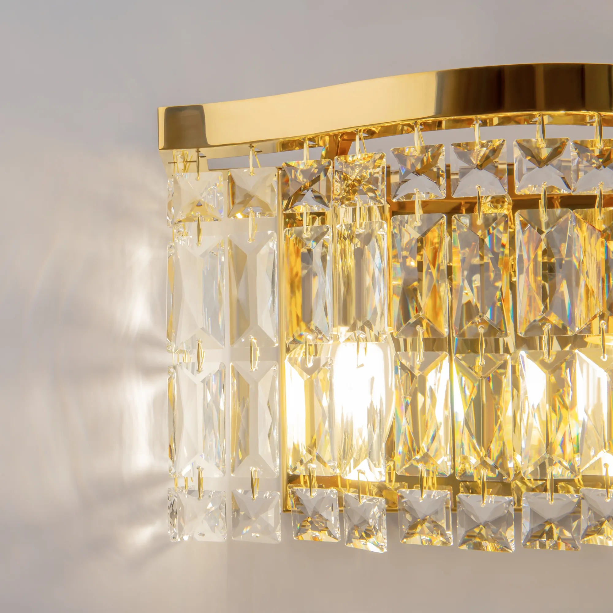 картинка Настенный светильник (бра) Maytoni DIA005WL-02G