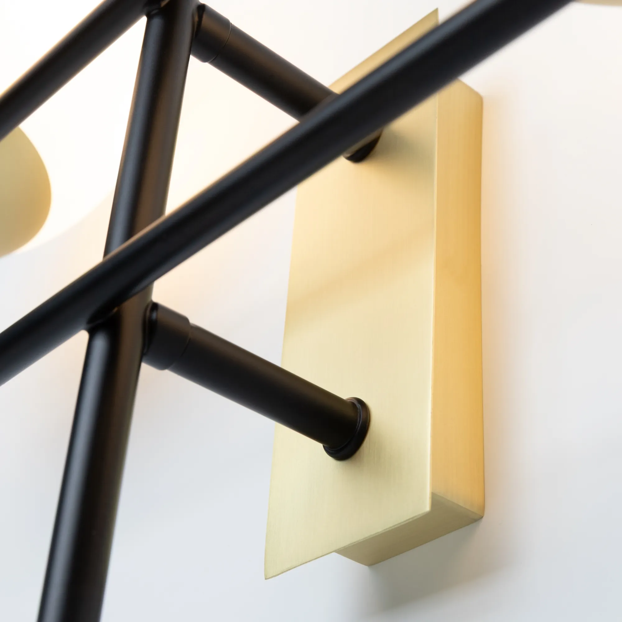 картинка Настенный светильник (бра) Maytoni MOD048WL-02G