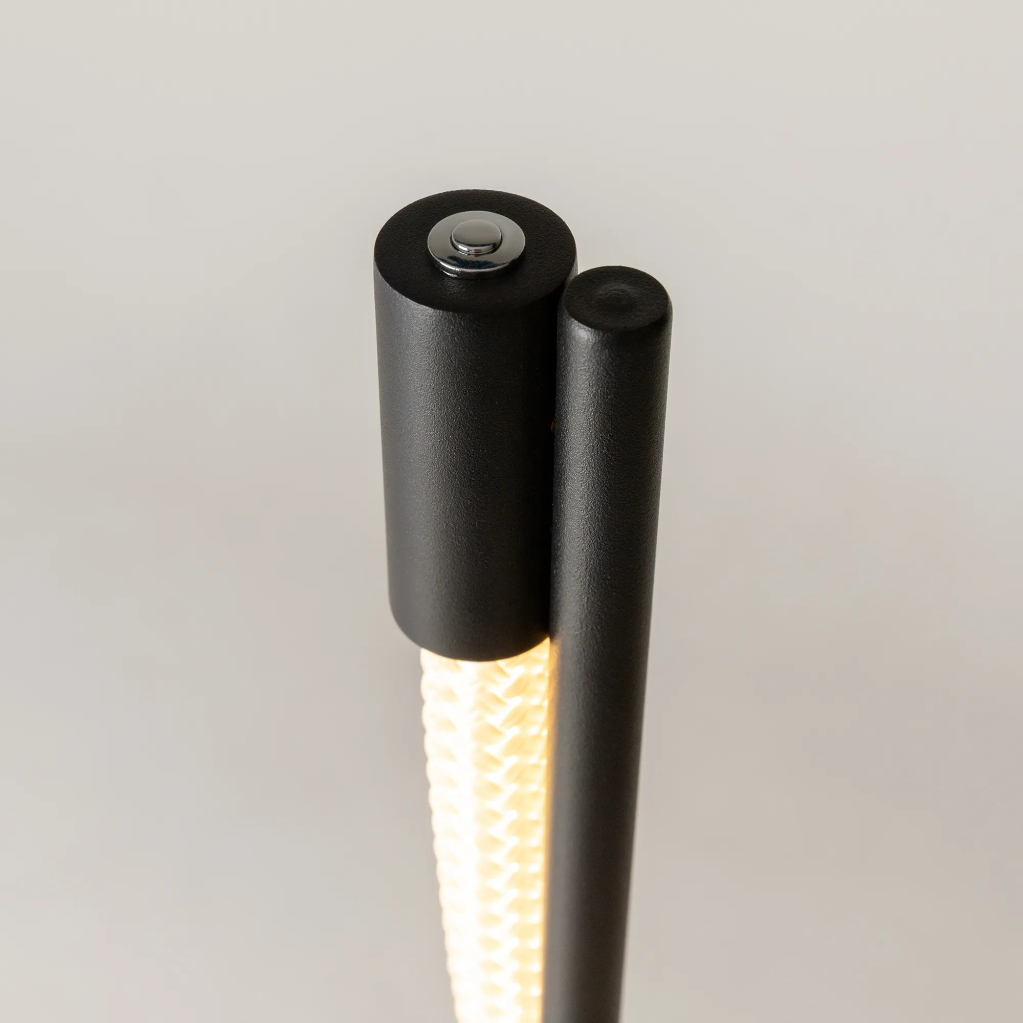 картинка Напольный светильник (торшер) Maytoni MOD166FL-L15B3K