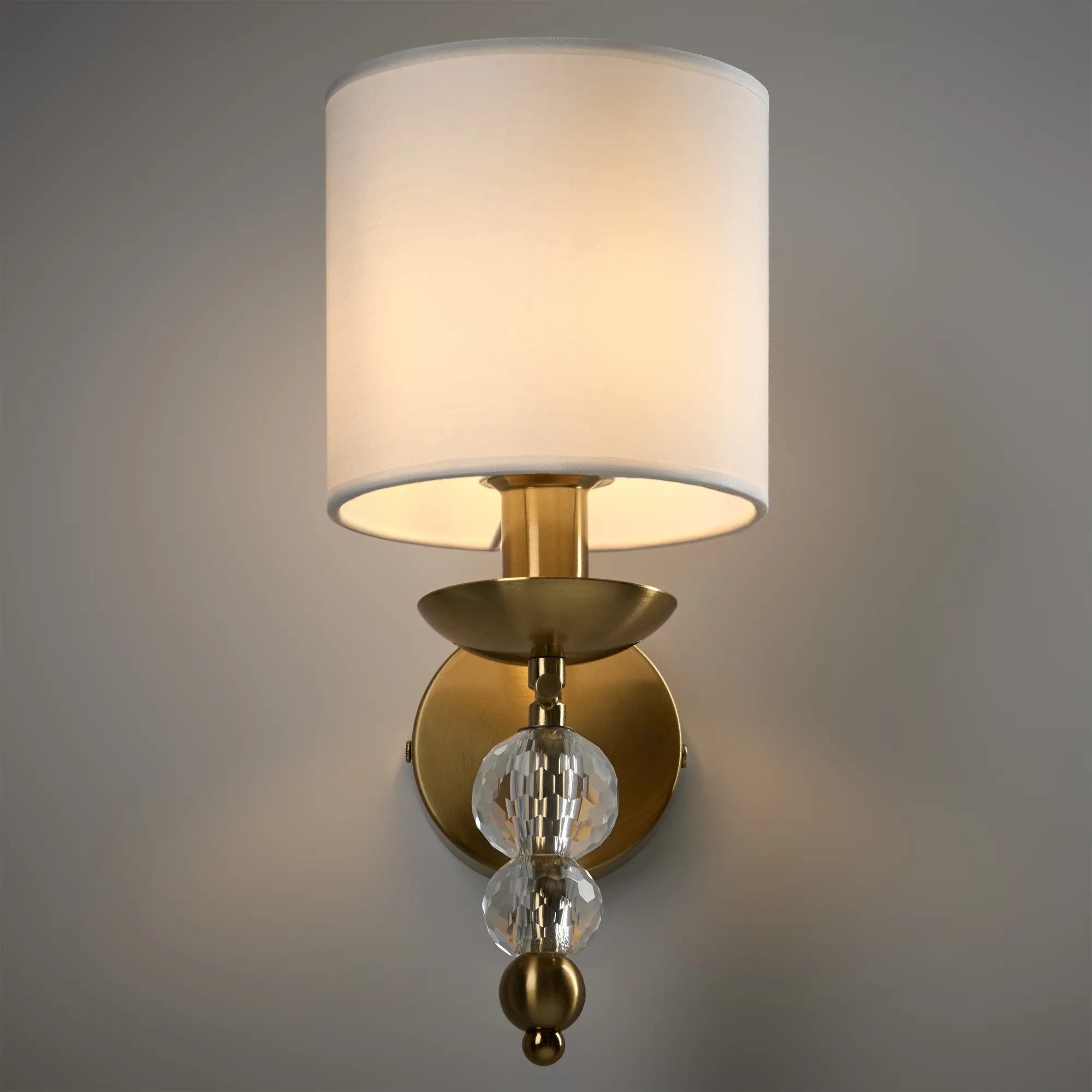 картинка Настенный светильник (бра) Freya FR1009WL-01BS