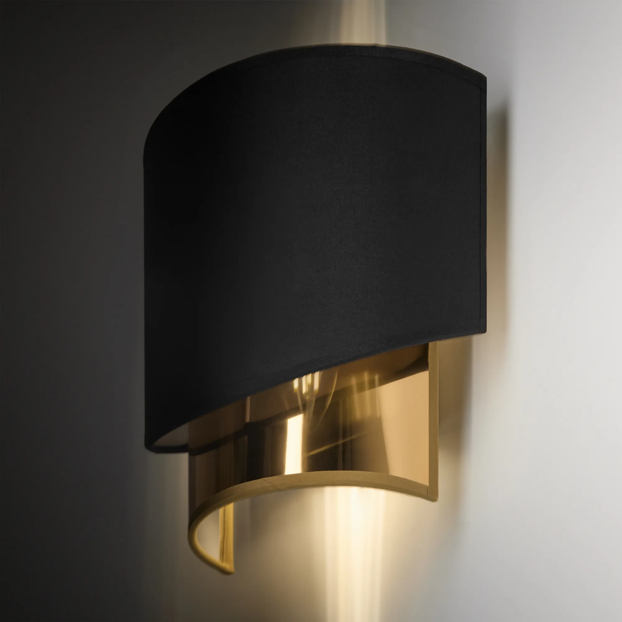 картинка Настенный светильник (бра) Freya FR5171WL-01BS