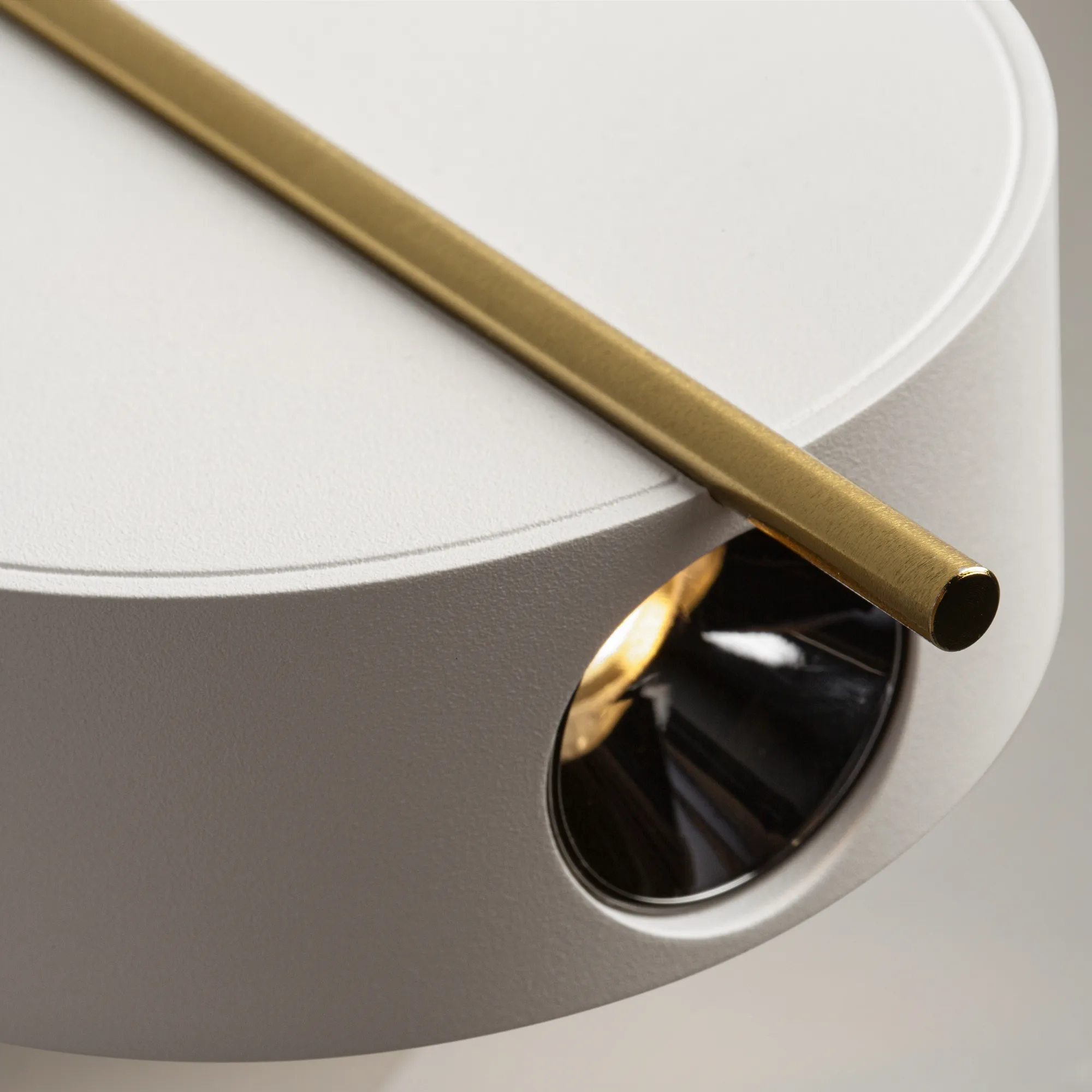 картинка Настенный светильник (бра) Maytoni MOD180WL-L4W3K1