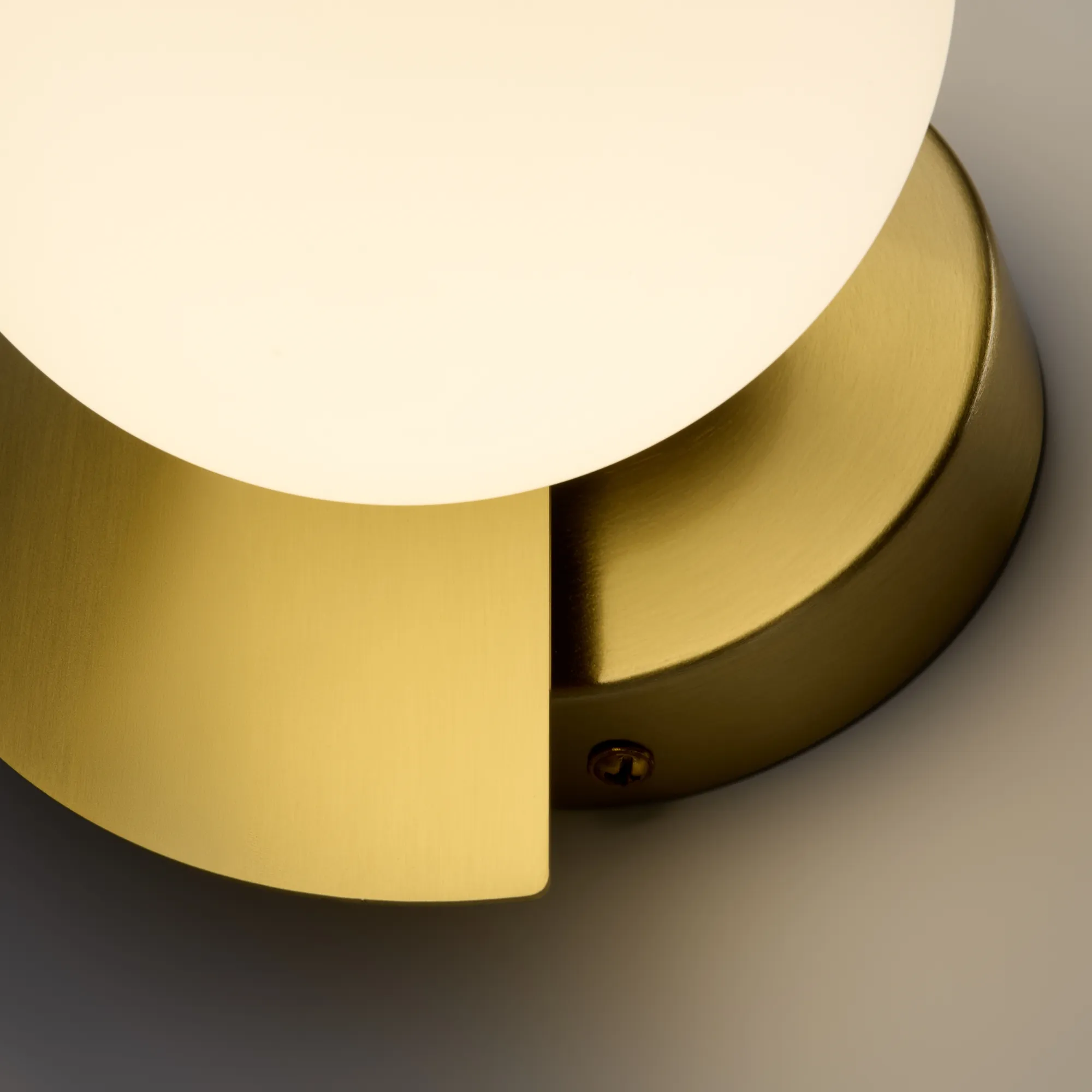 картинка Настенный светильник (бра) Freya FR5391WL-01BS