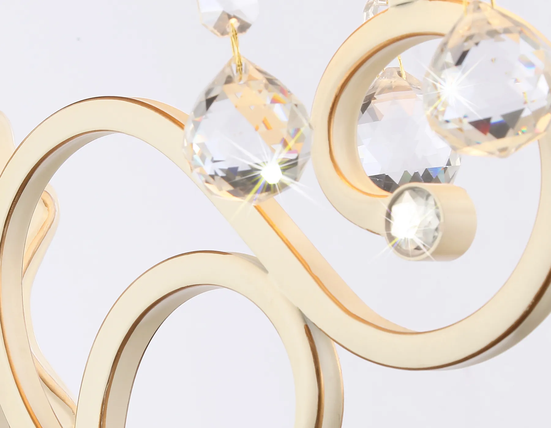 картинка Настенный светильник с абажуром и хрусталем TR4562