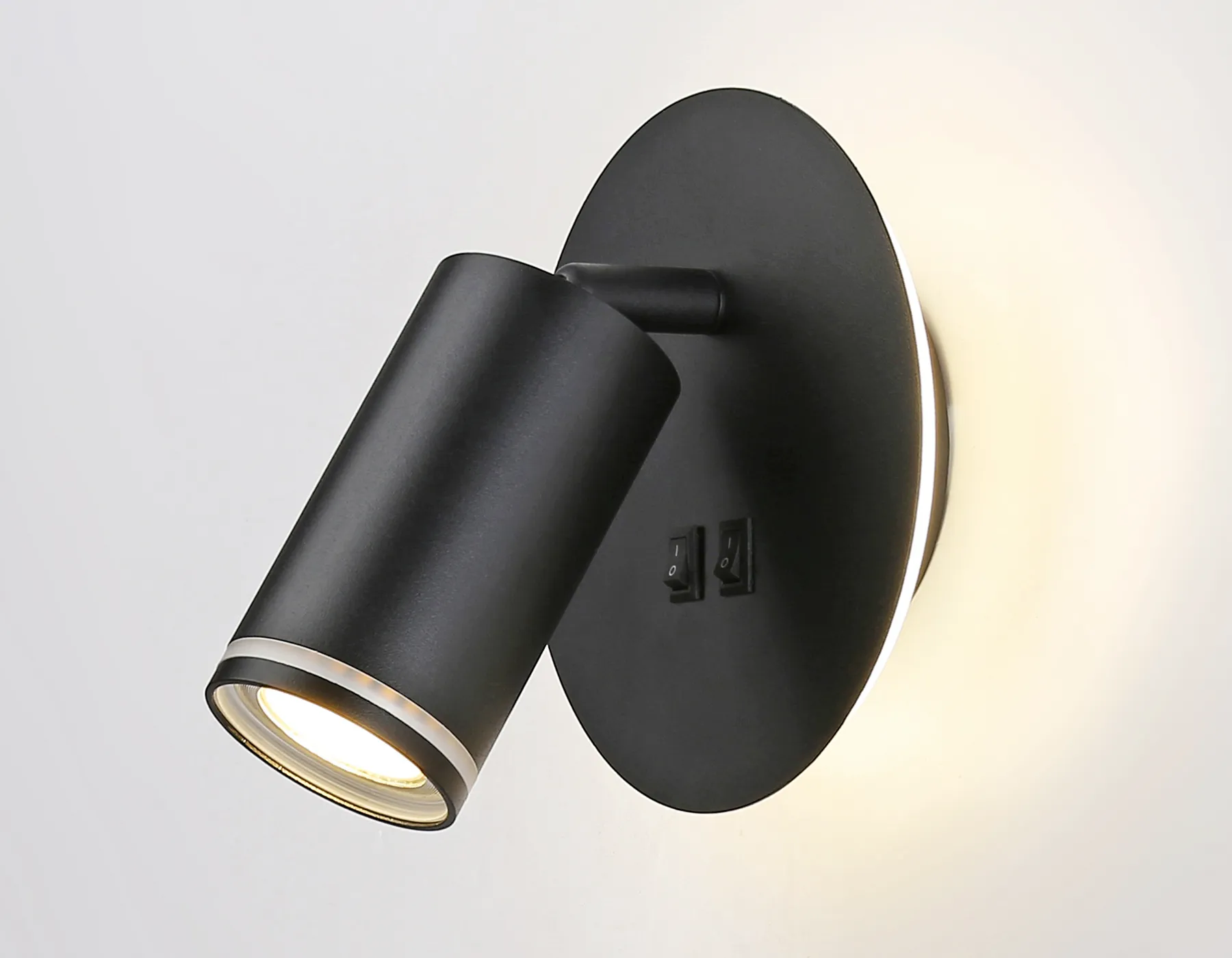 картинка Настенный светильник с выключателем FW2463