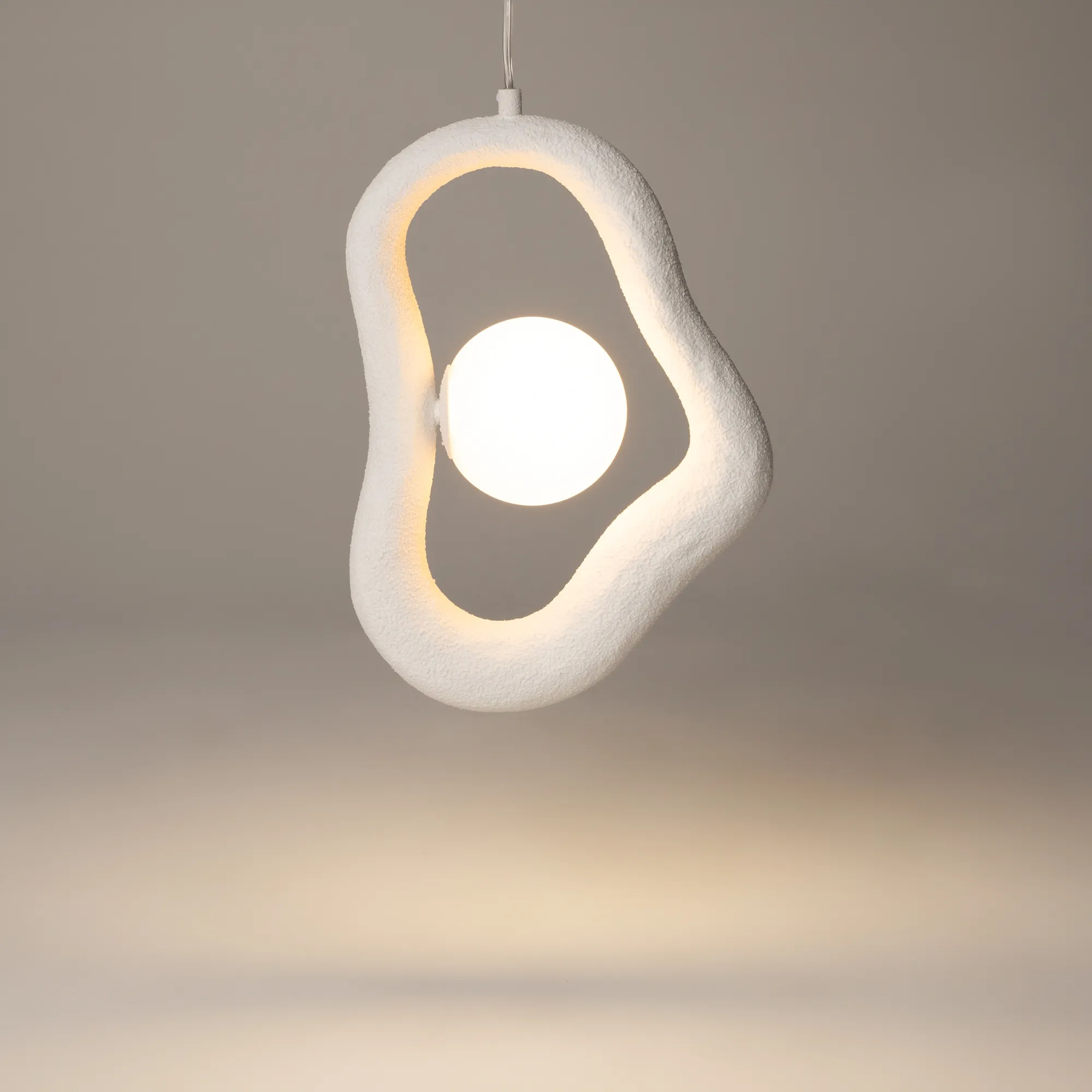 картинка Подвесной светильник Maytoni MOD380PL-01W