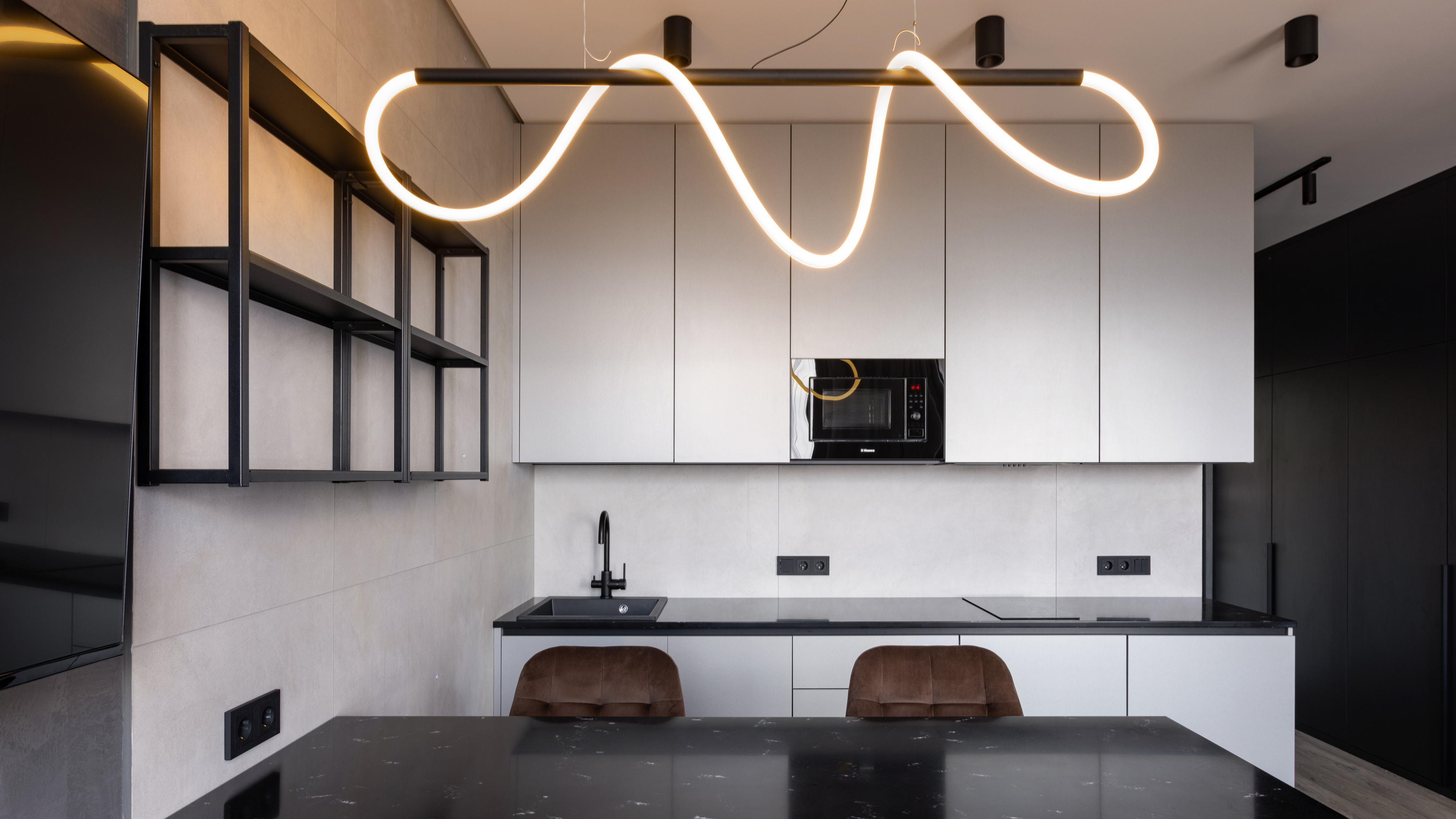 картинка Подвесной светильник Maytoni MOD146PL-L30B3K