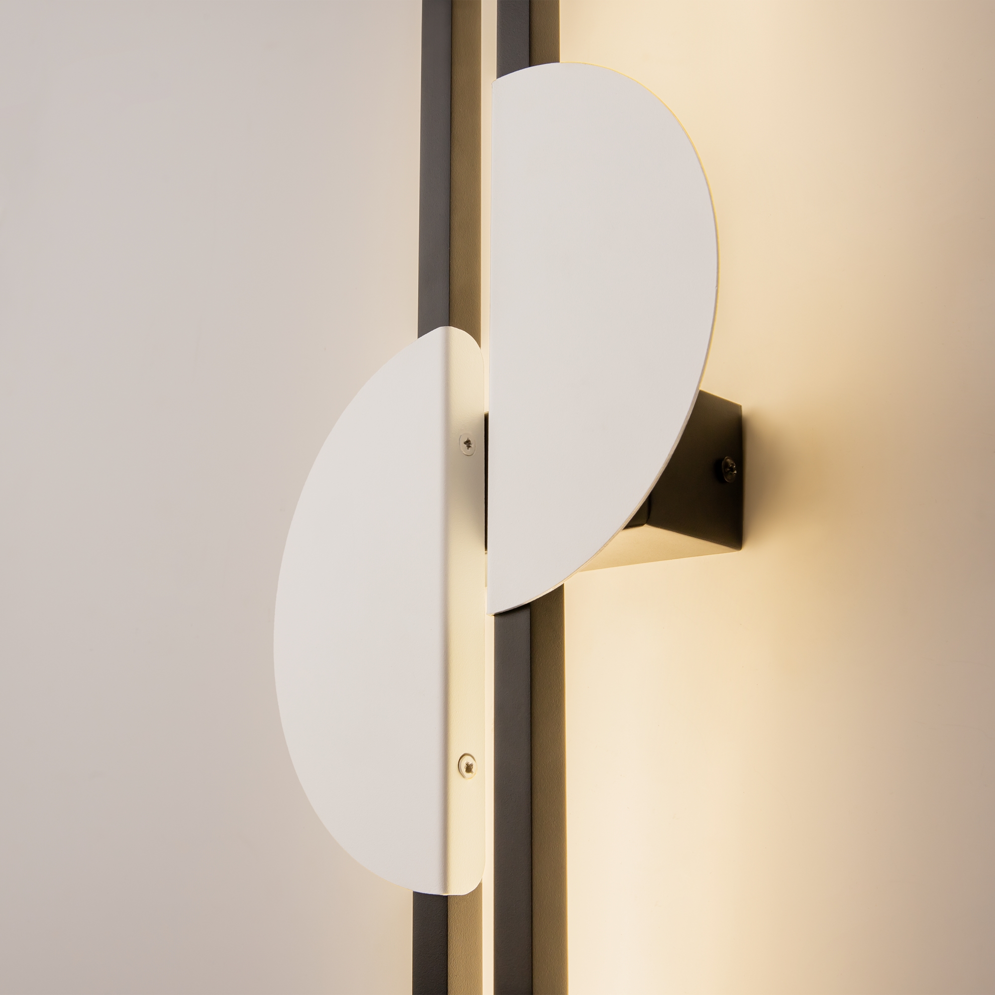 картинка Настенный светильник (бра) Maytoni MOD179WL-L22W4K1