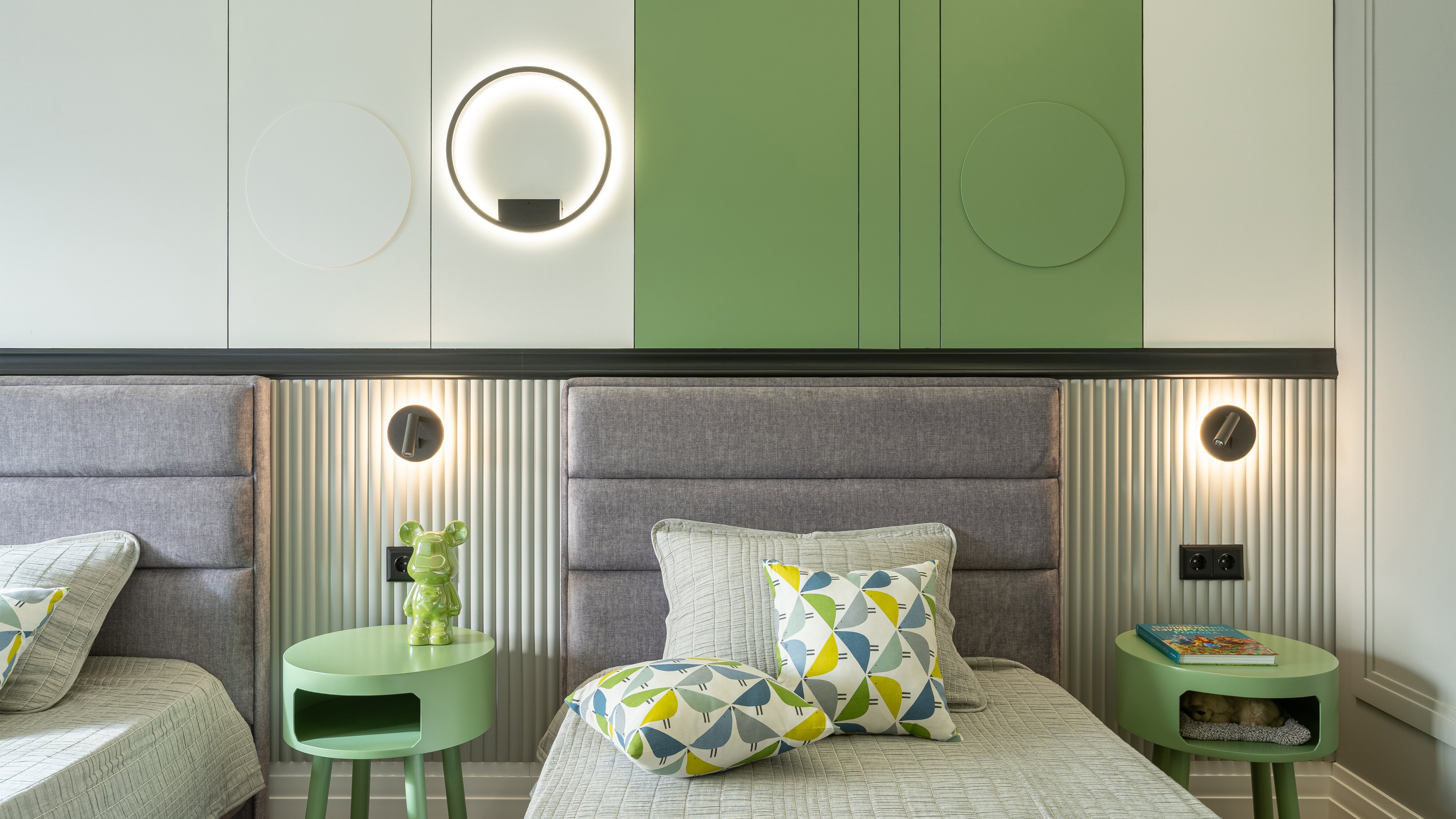 картинка Настенный светильник (бра) Maytoni MOD058WL-L25BK