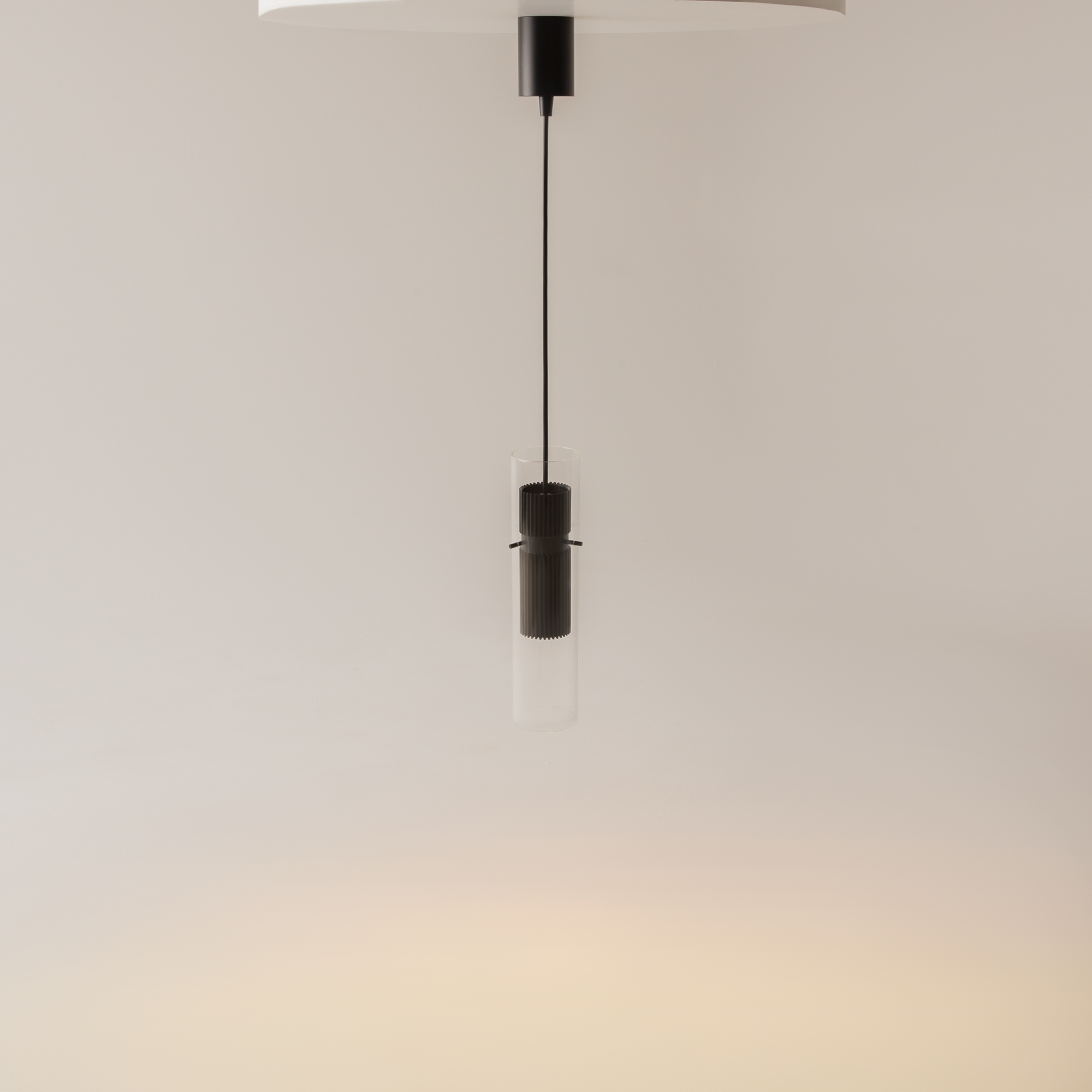 картинка Подвесной светильник Maytoni MOD326PL-01B