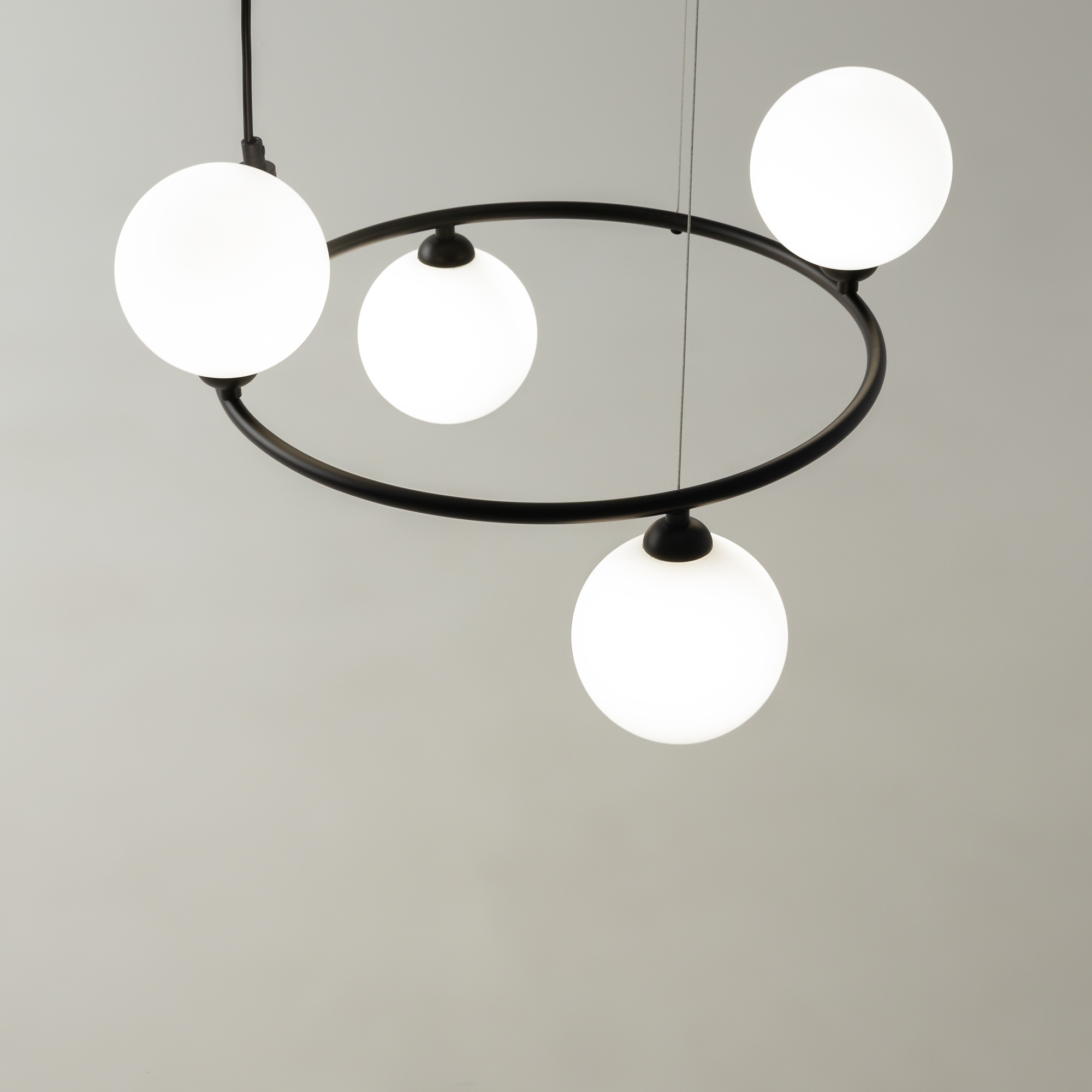 картинка Подвесной светильник Maytoni MOD013PL-04B