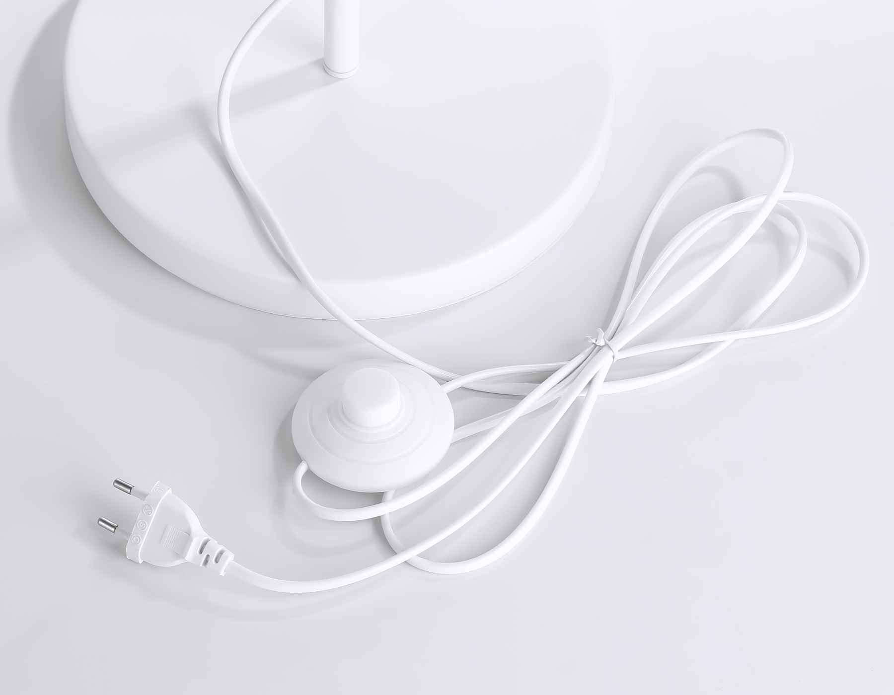 картинка Напольный светильник со сменной лампой в стиле лофт