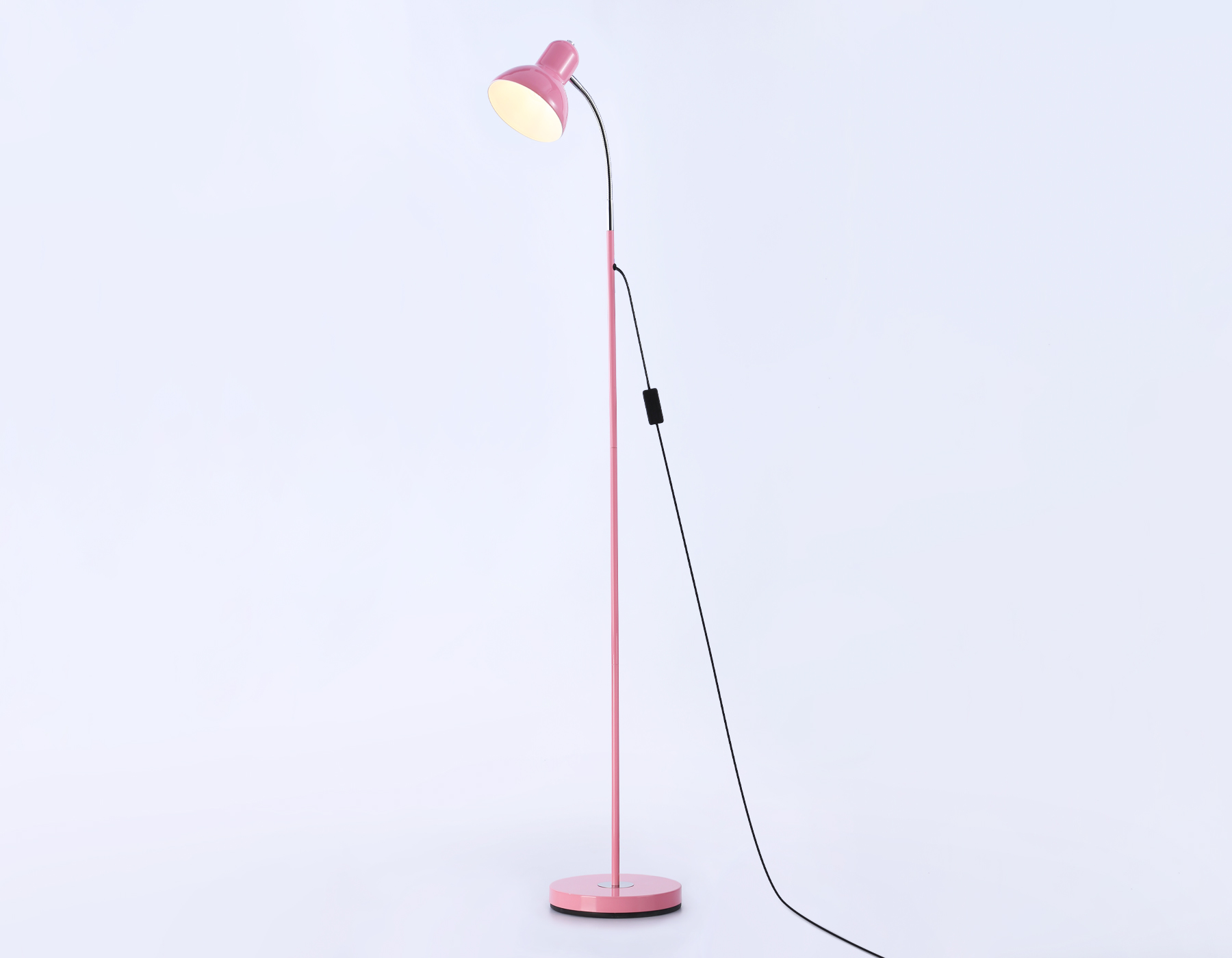 картинка Светильник напольный с выключателем на проводе