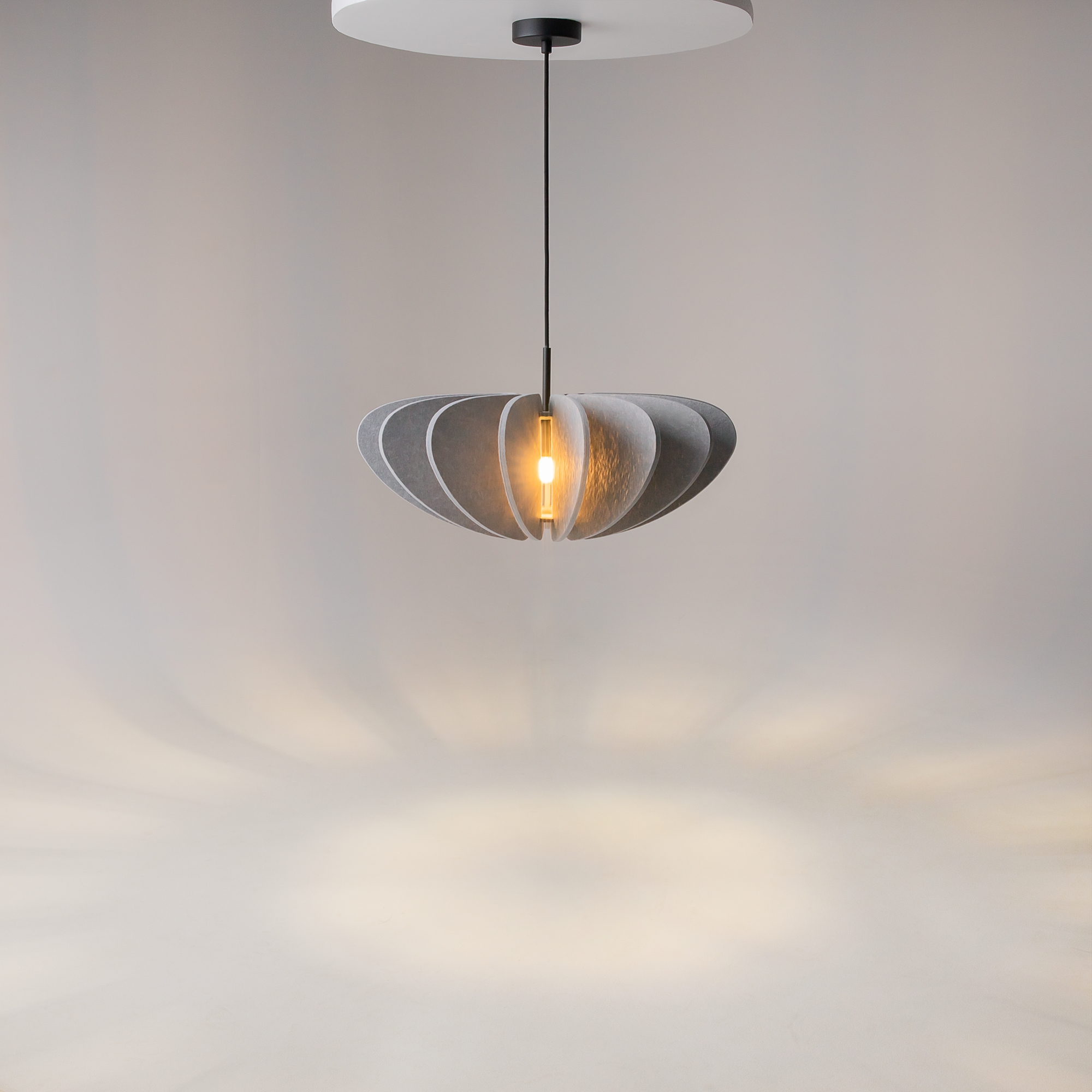 картинка Подвесной светильник Maytoni MOD398PL-01GR1