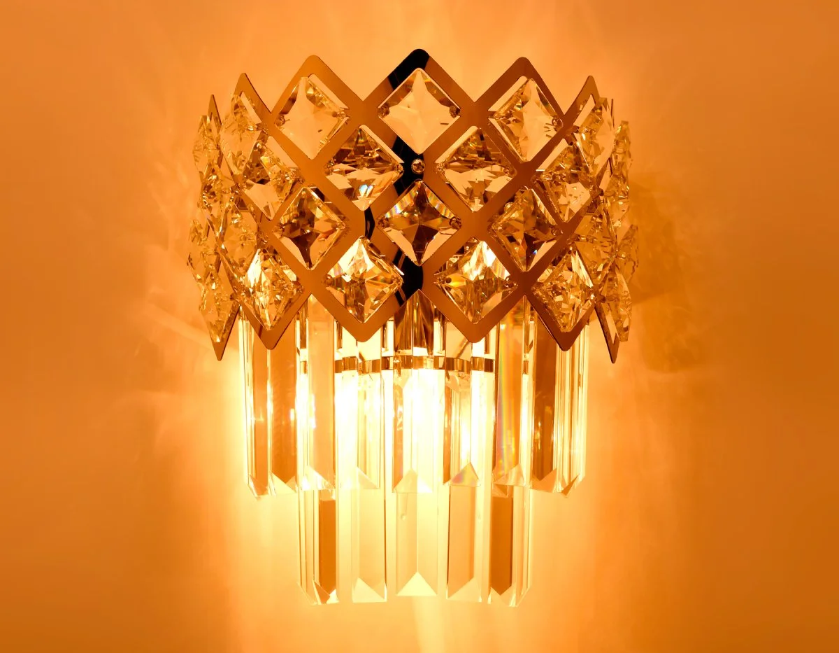 картинка Настенный светильник с хрусталем TR5282