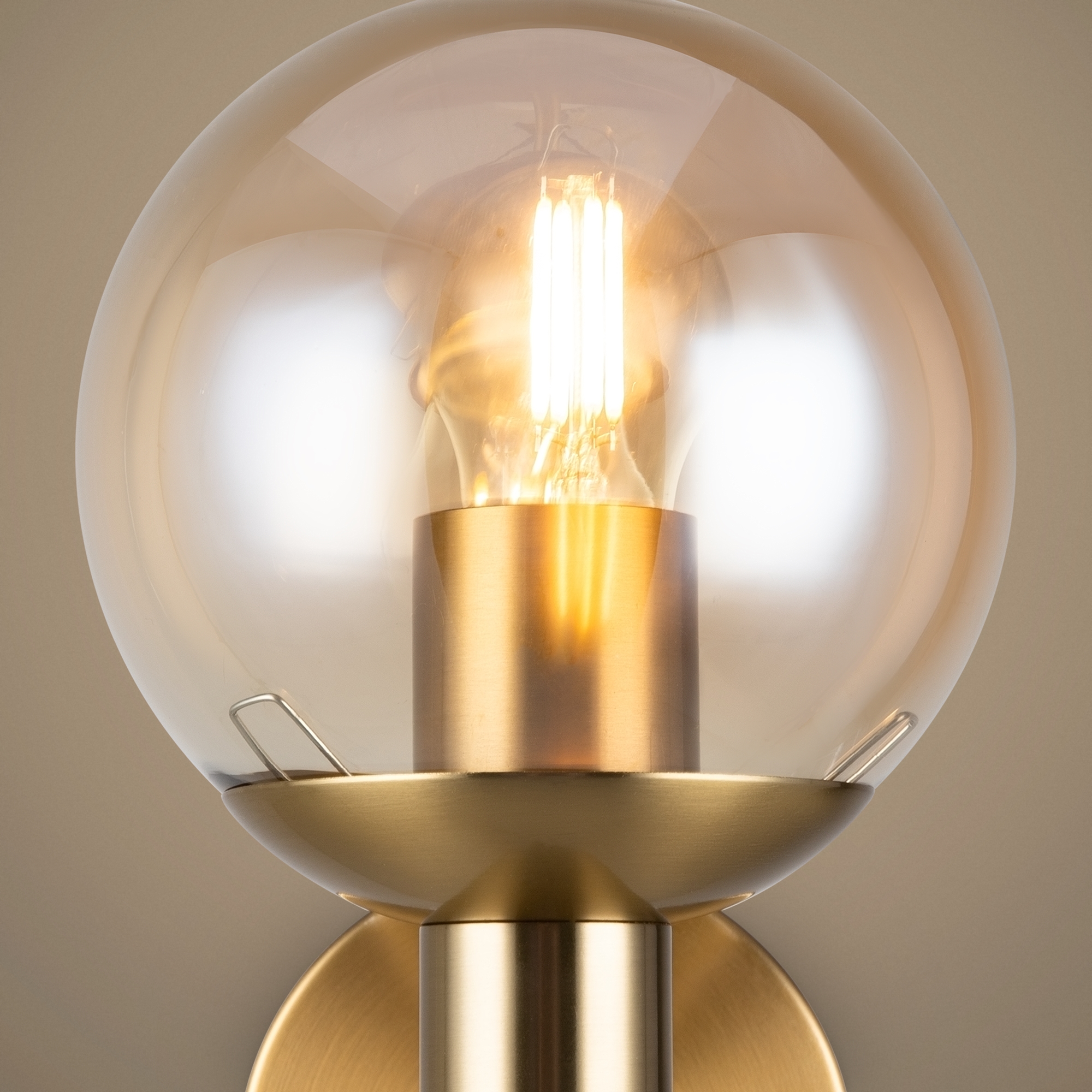 картинка Настенный светильник (бра) Freya FR5175WL-01BS